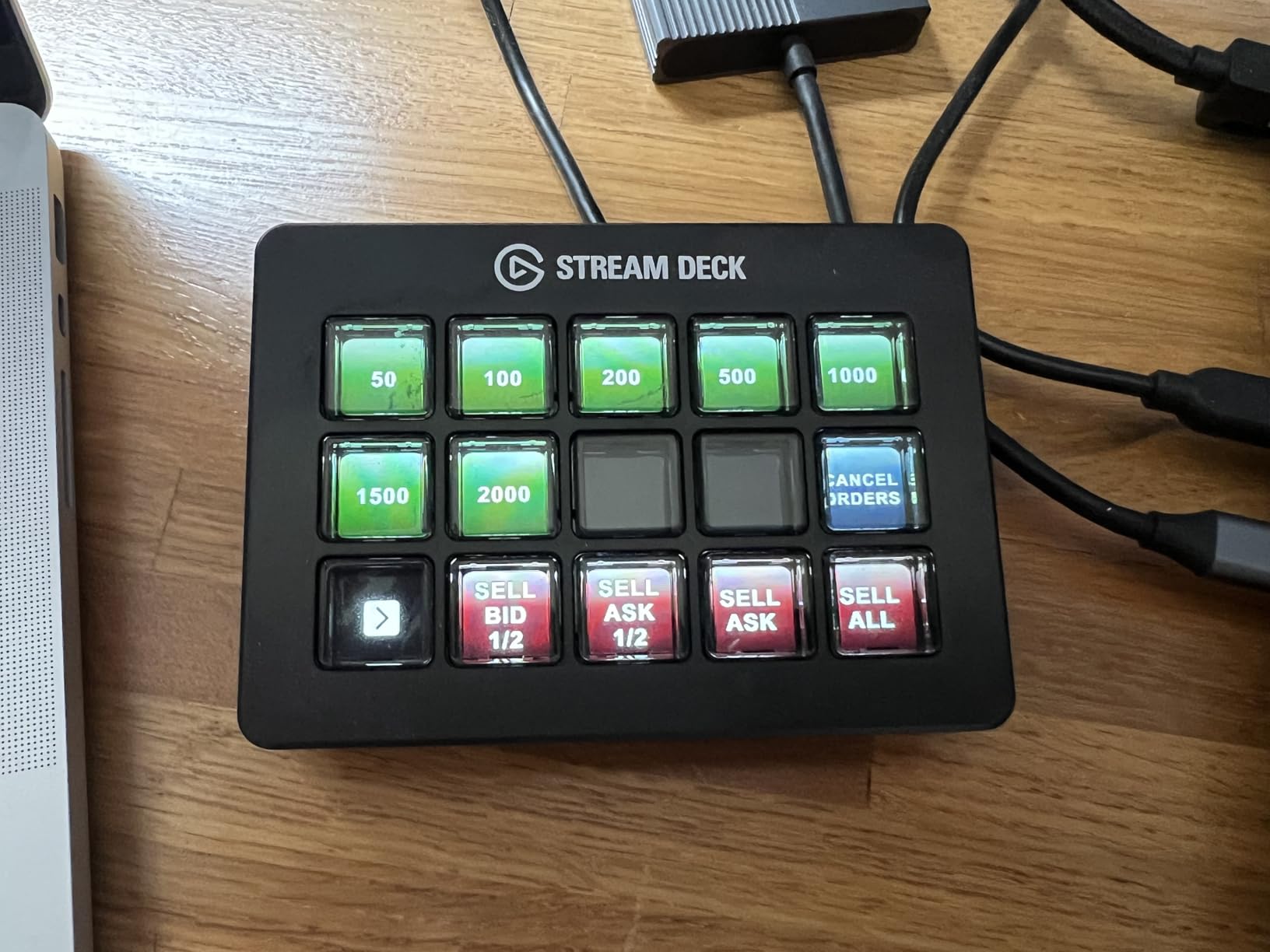 Elgato Stream Deck Scissor Keys-Workflow Controller with Customizable Macro Keys for OBS, Twitch, Discord, Teams, Photoshop, and More-Windows 10, MacOS 13 or Later customer photo 1