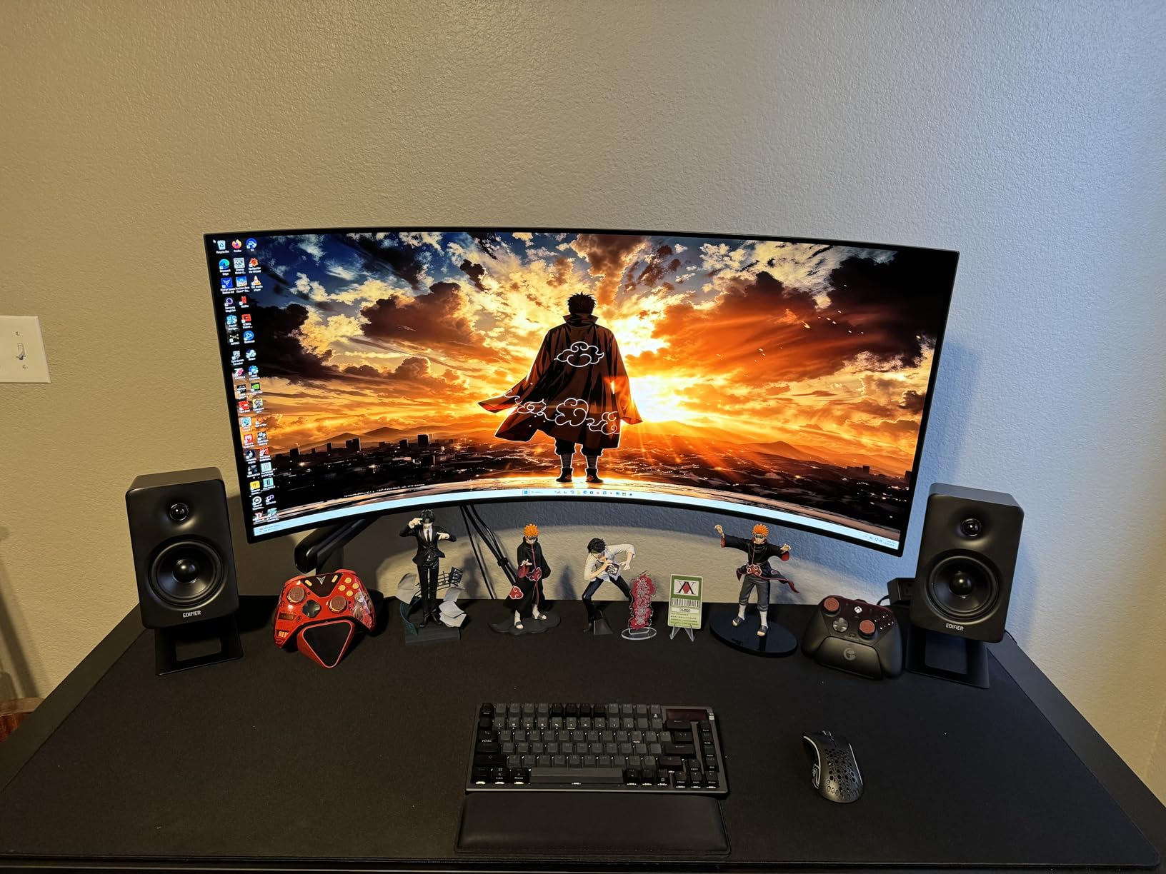 45GX950A-B 45-inch Ultragear 5K2K WUHD (5120 x 2160) OLED Curved Gaming Monitor, Dual-Mode, 165Hz, 0.03ms, NVIDIA G-Sync, AMD FreeSync Premium Pro, HDR True Black 400, USB Type-C 90W, DP2.1 customer photo 1