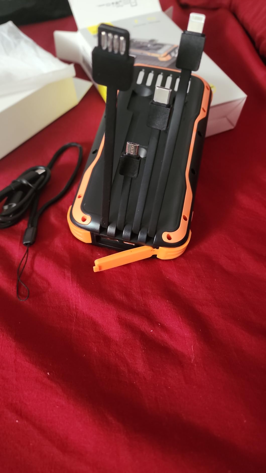 MINRISE Solar Power Bank 40000mAh, Portable Charger PD 20W Fast Charging Solar Charger Power Bank Built in 4 Cables and USB-C in/Output, Camping Essentials External Battery Pack with Flashlights customer photo 1