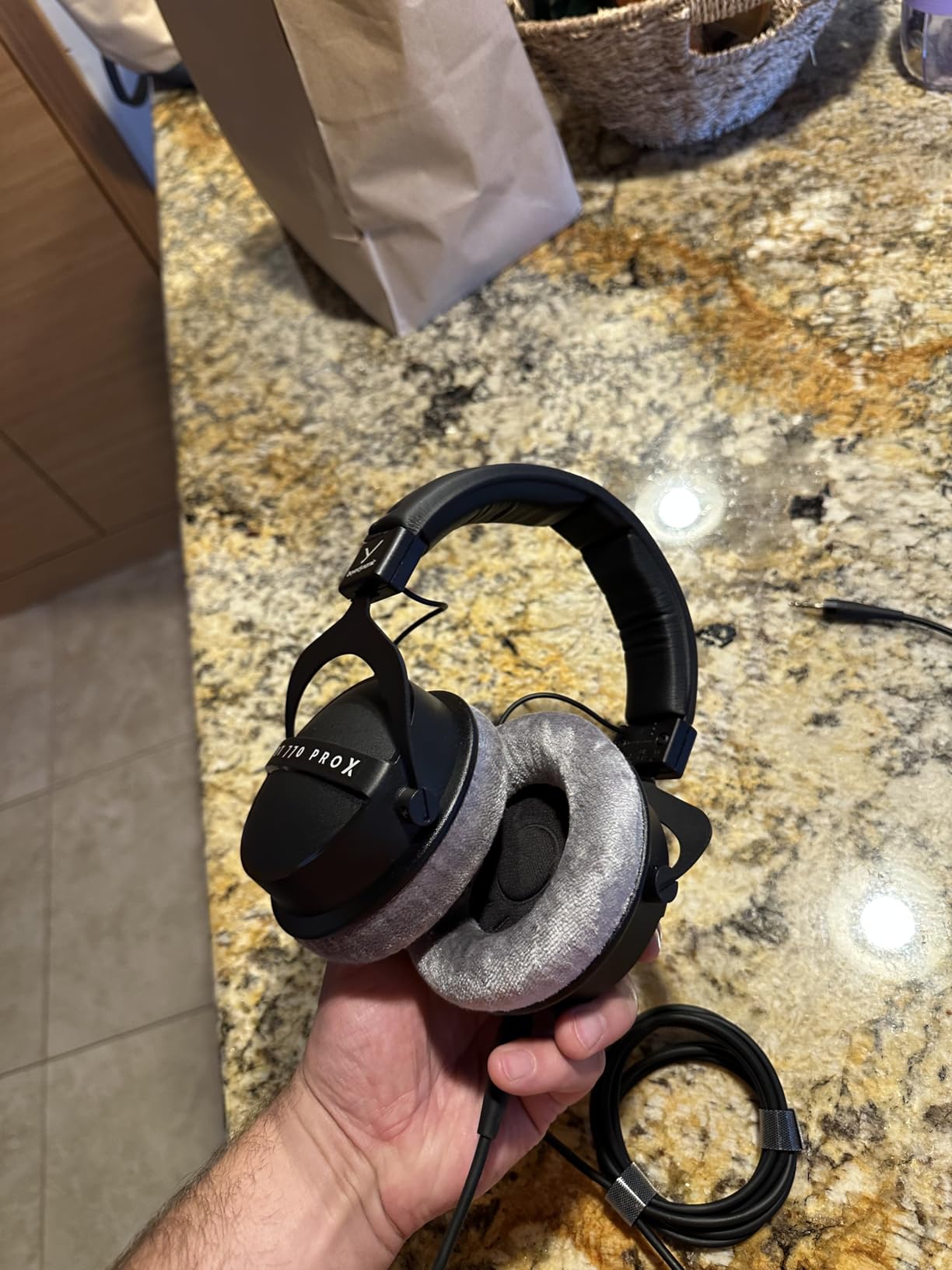 beyerdynamic DT 770 Pro X Wired Over-Ear Headphones, 48 Ohm, Closed-Back Professional Recording Studio Monitor. Recording, Monitoring, Sound Isolation, Handmade in Germany. Black customer photo 2