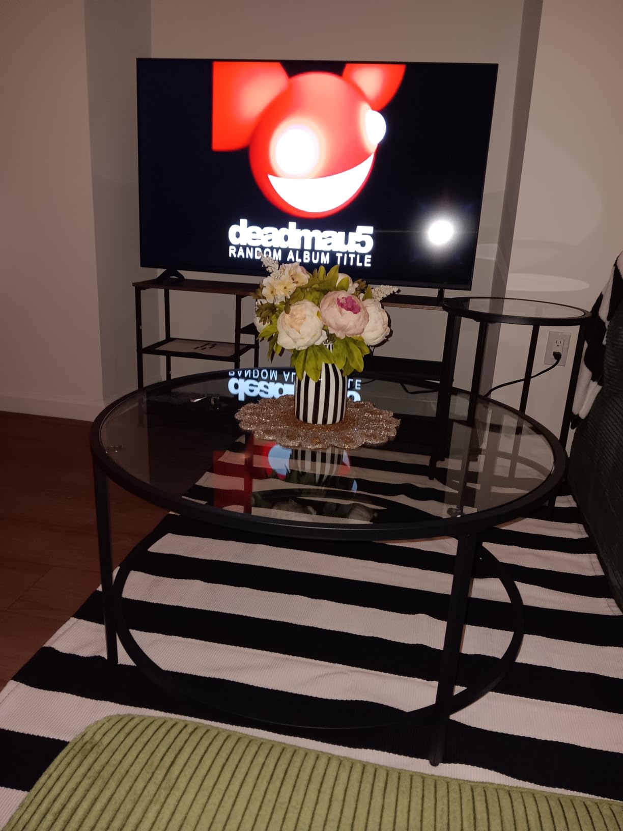 INSIGNIA 75-inch Class F50 Series LED 4K UHD Smart Fire TV with Alexa Voice Remote (NS-75F501NA26) customer photo 1