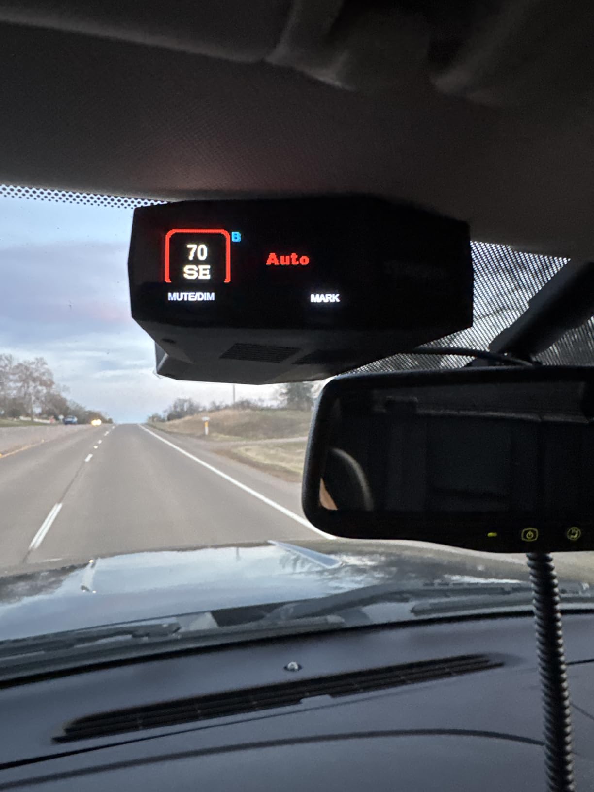 Uniden R8W (new Model) Extreme Long Range Laser/Radar Detector, 360deg Awareness, Directional Arrows, Wi-Fi, Bluetooth, GPS, Real-Time Voice Alerts, Red Light & Speed Camera Alerts, R/TACH App customer photo 2