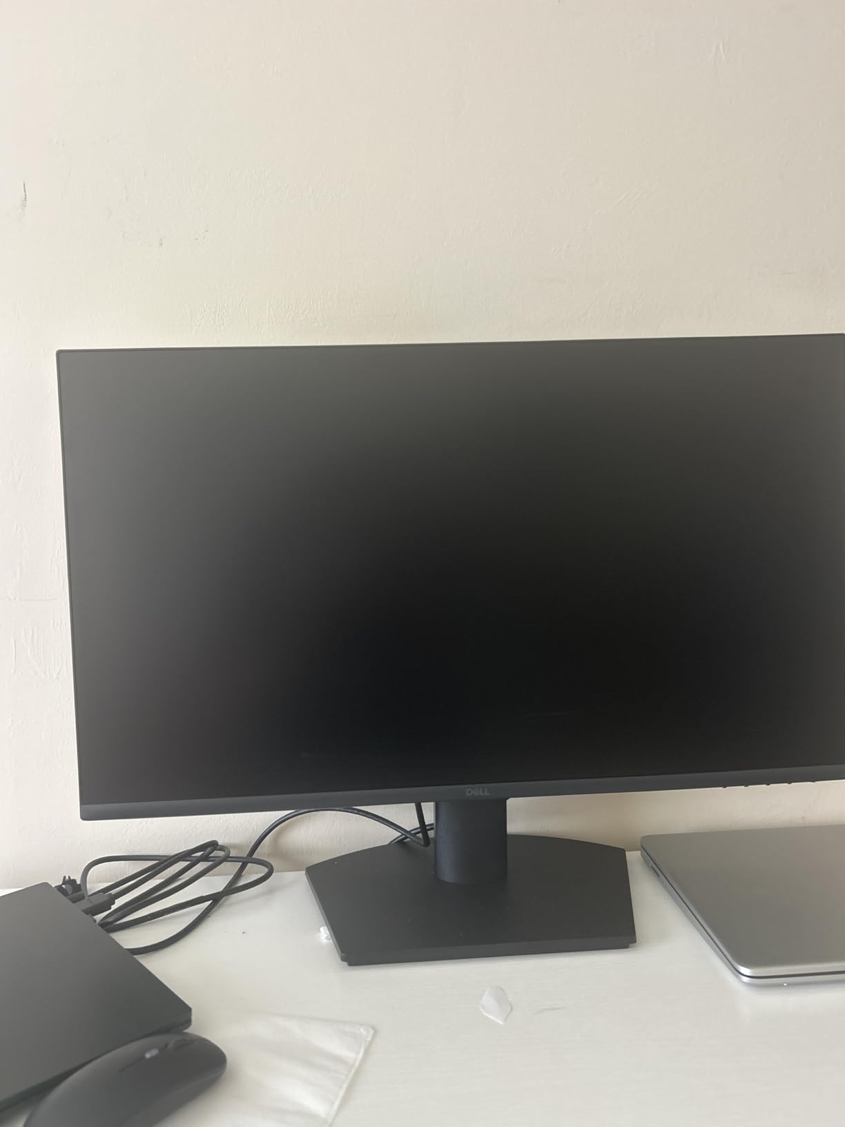 Dell 27 Monitor - SE2725HM - 27-inch Full HD (1920x1080) 16:9 100Hz Display, IPS Panel, 16.70 Million Colors, Anti-Glare, 1 HDMI / 1 VGA Port, TÜV Rheinland 3-Star, Comfortview Plus - Black customer photo 1