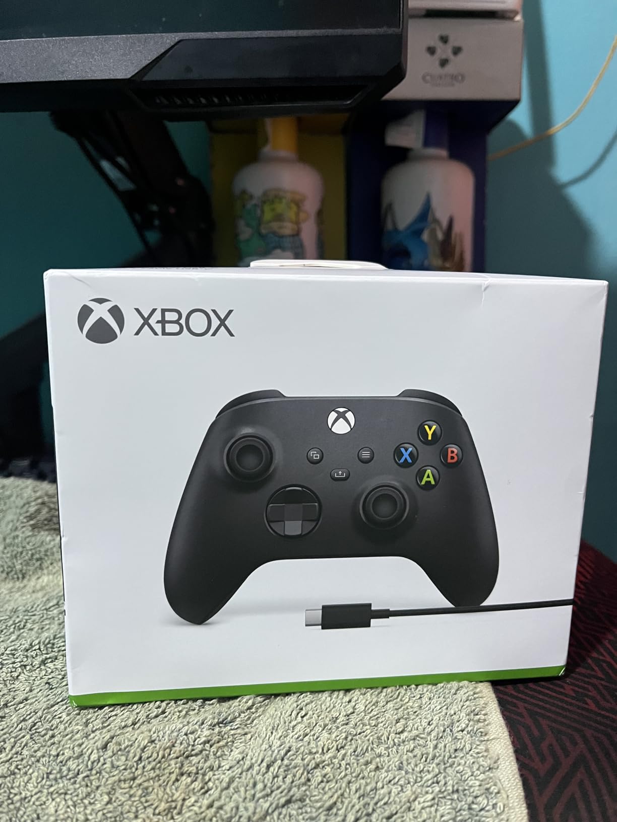XBOX Wireless Gaming Controller + USB-C Cable | Carbon Black | Console, PC, & Cloud Devices | Textured Grip | Wireless, Bluetooth, USB-C Connectivity customer photo 2