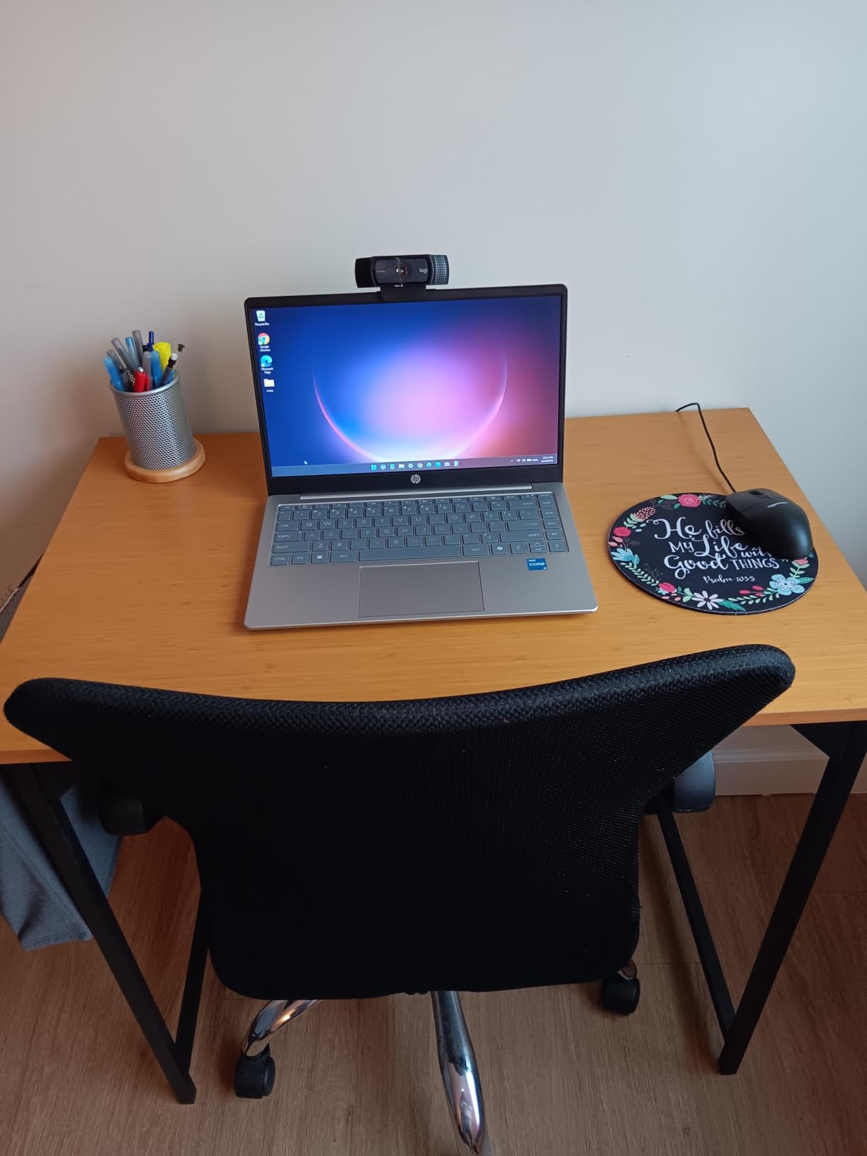HP 14 inch Laptop, HD Display, Intel Core i3-N305, 8 GB RAM, 256 GB SSD, Intel UHD Graphics, Windows 11 Home in S Mode, Natural Silver, 14-ep0299nr customer photo 1