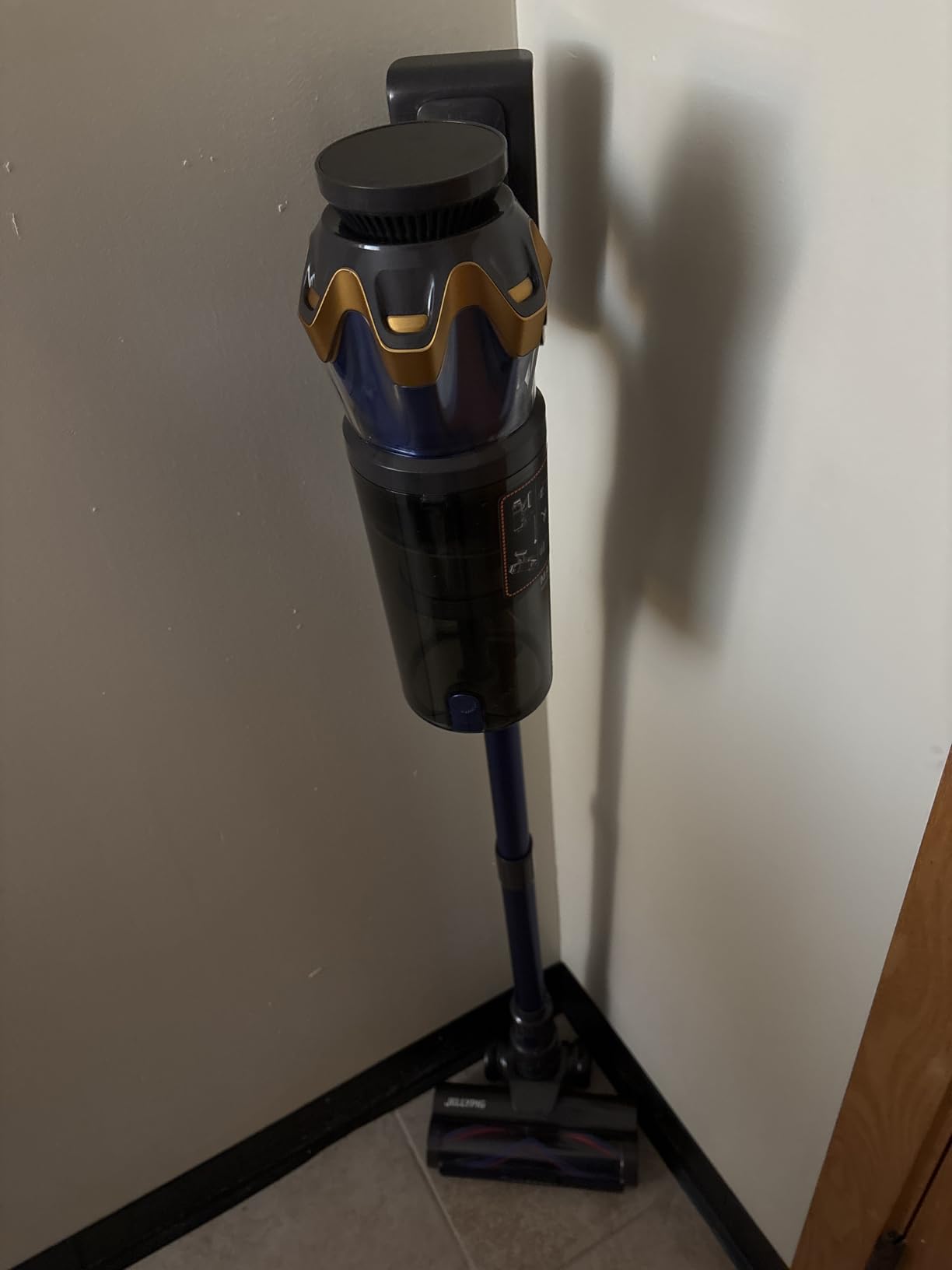 Cordless Vacuum Cleaner, Upgraded 650W 55KPA 70Mins Cordless Stick Vacuum Cleaner with Self-Standing and Touch Screen, Anti-tangle Wireless Vacuum, Vacuum Cleaners for Home/Pet Hair/Carpets/Floors customer photo 2