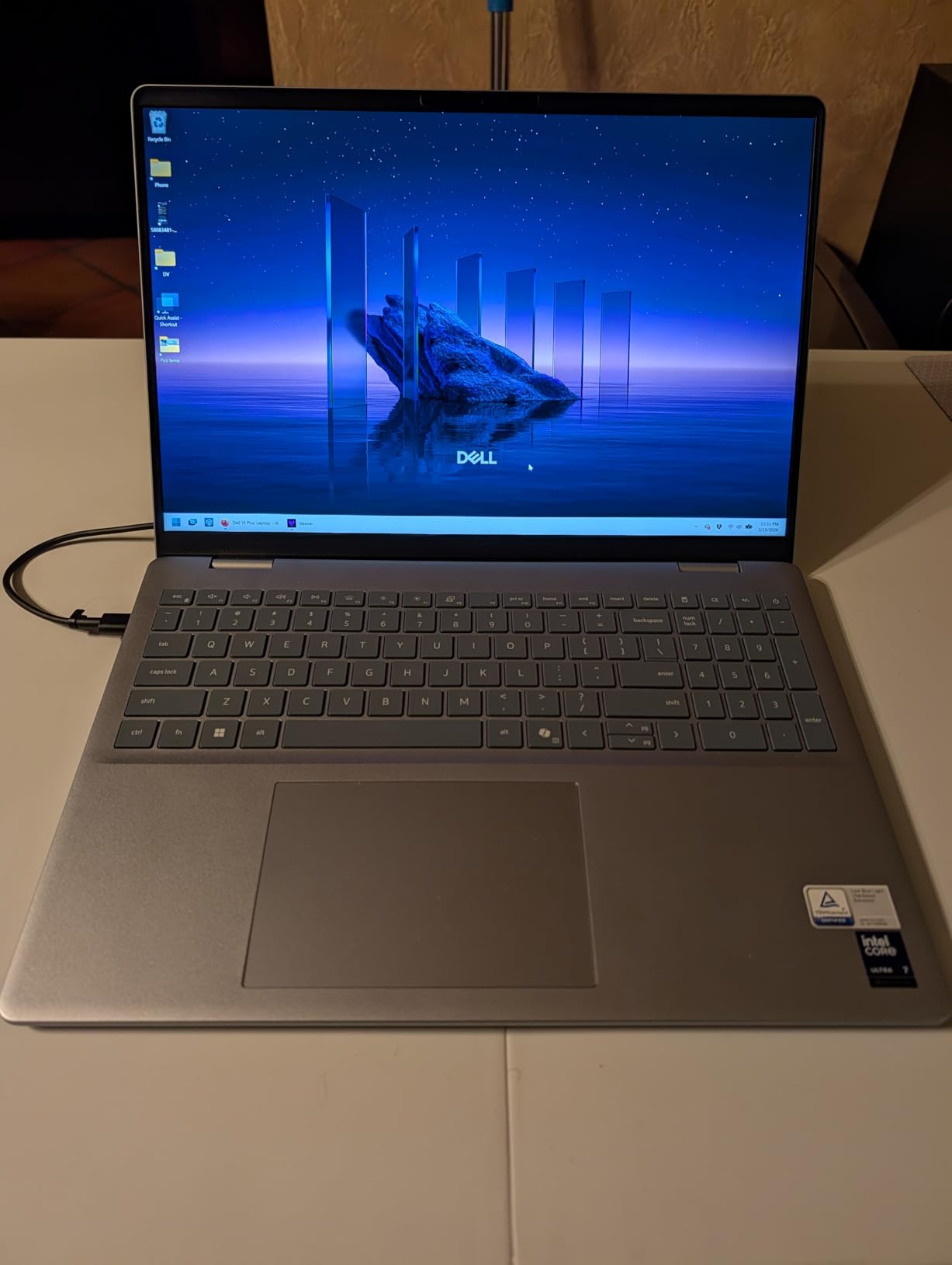 Dell 16 Plus Laptop, 16.0-inch 2.5K (2560x1600) Display, Intel Core Ultra 7 256V, 16GB LPDDR5X, 1TB SSD, Arc Graphics, Backlit Copilot Key Keyboard, Win 11 customer photo 1