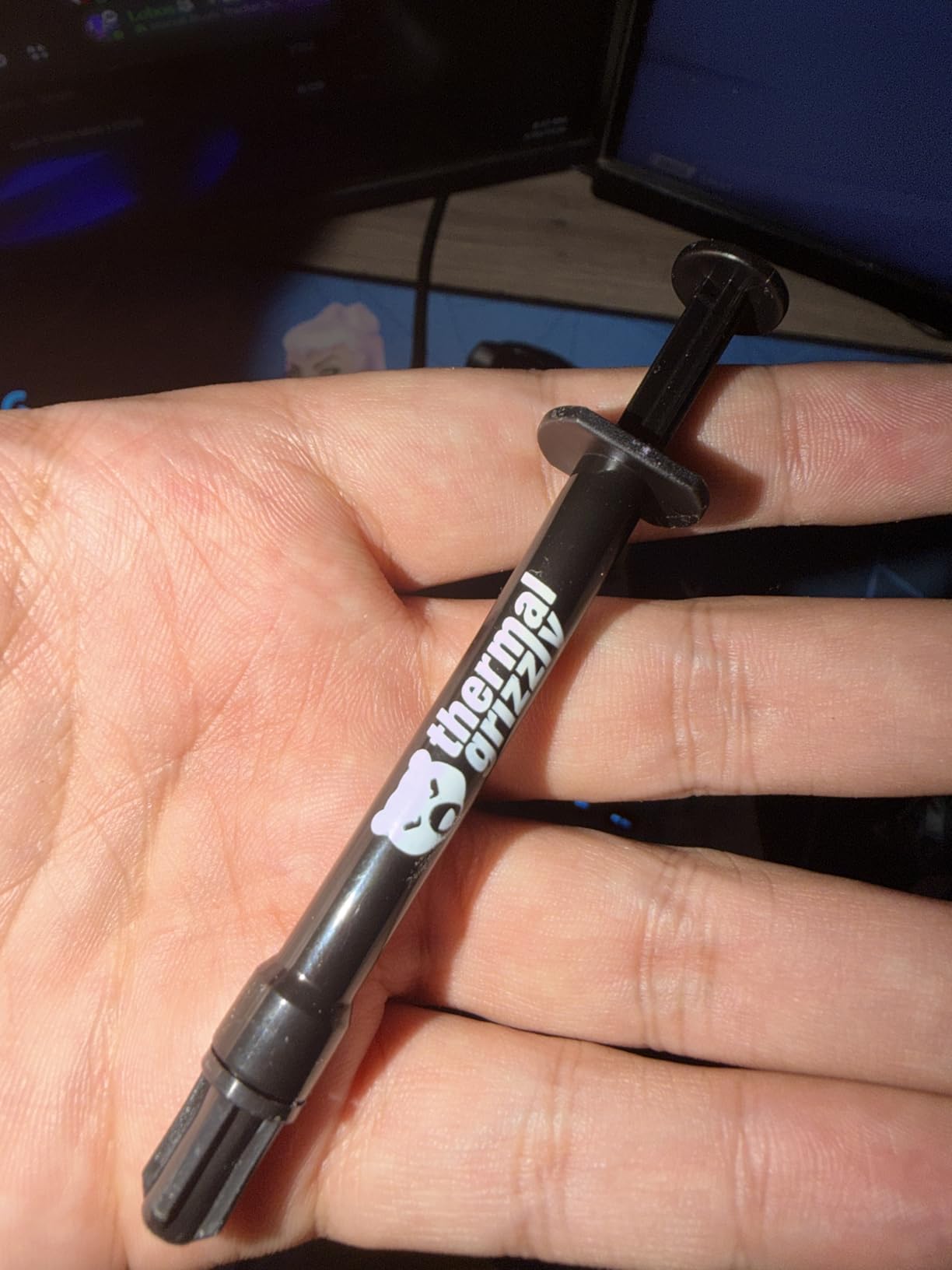 Thermal Grizzly Kryonaut Extreme - 2 Gram - Extremely High Performance Thermal Paste with 12 Cleaning Wipes 6 Wet & 6 Dry- for Maximum Thermal Conductivity While Overclocking CPU/GPU/PS4/PS5/Xbox customer photo 1