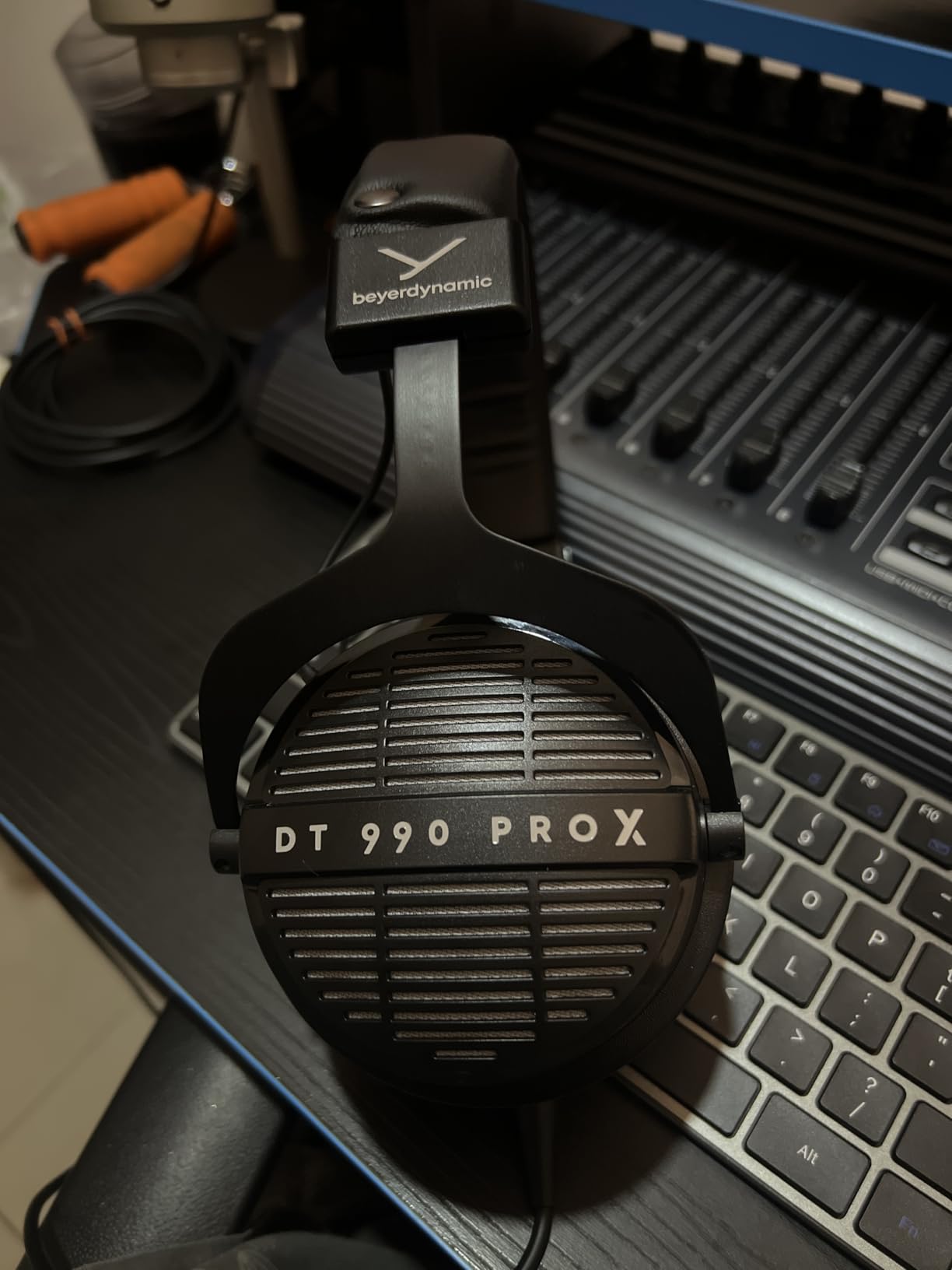 beyerdynamic DT 990 Pro X 48 ohm Wired Over-Ear, Open Back Professional Recording Studio Monitor Headphones for Mixing, Editing, Critical Listening, DJ Stereo Headsets, Made in Germany, Black w/Gray customer photo 1