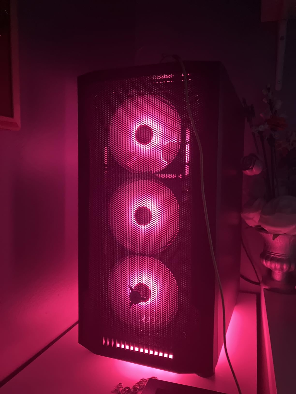 Skytech Shadow Gaming PC Desktop, Ryzen 5 5500 3.6 GHz (4.2GHz Turbo), NVIDIA RTX 3050 6GB, 1TB NVMe SSD, 16GB DDR4 RAM 3200, 650W Gold PSU, Wi-Fi, Win 11 customer photo 1