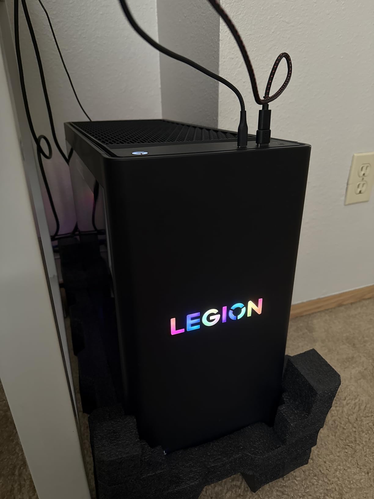 Lenovo Legion Tower 5i - AI-Powered Gaming PC - Intel Core Ultra 7 265F Processor - NVIDIA GeForce RTX 5060 Ti Graphics - 16 GB Memory - 1 TB Storage - 3 Months of PC GamePass customer photo 2
