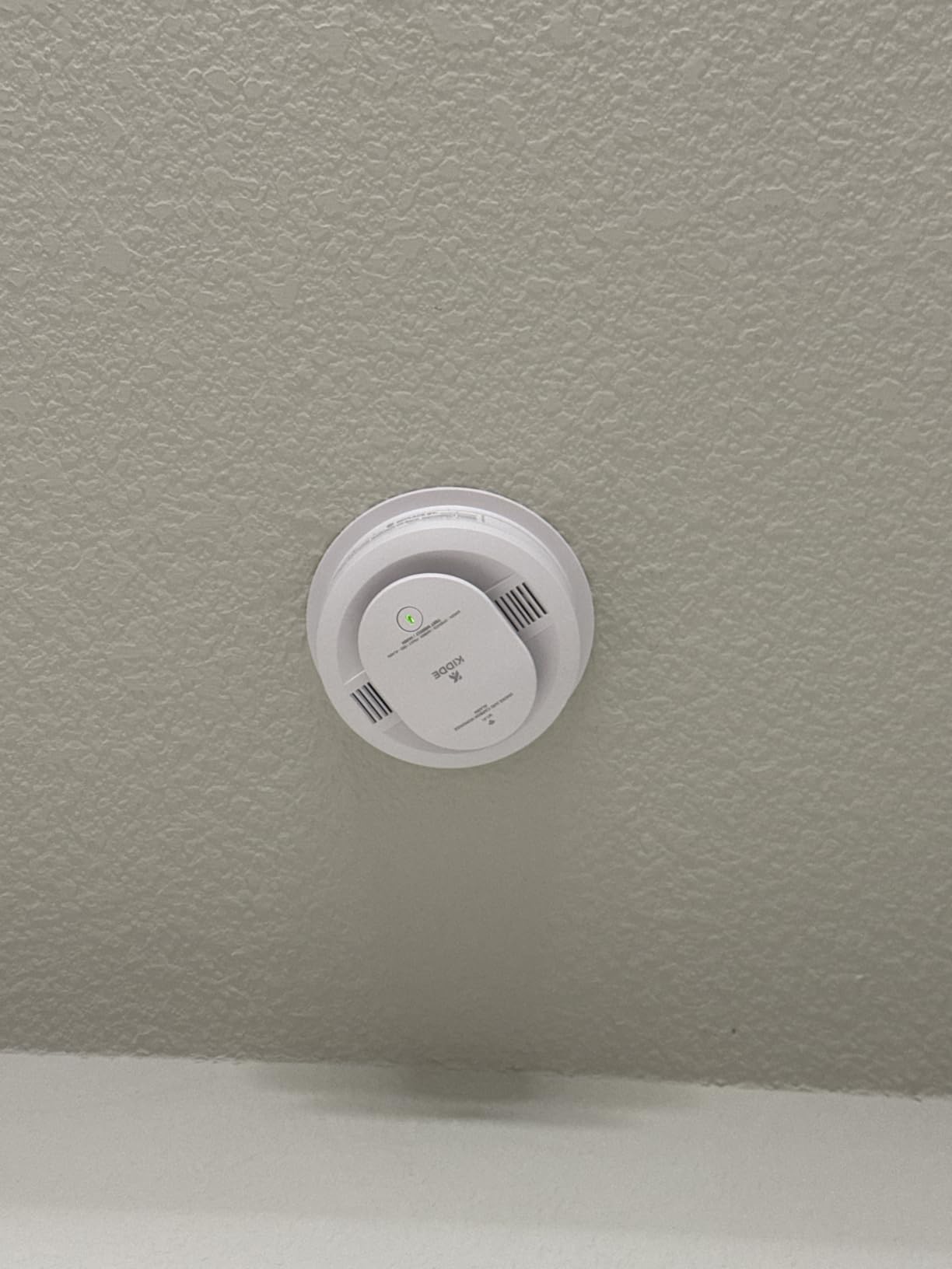 Kidde Hardwired Kidde App Enabled Smart Smoke and Carbon Monoxide Detector, AA Battery Backup, Voice Alerts, Interconnected Alarm customer photo 1