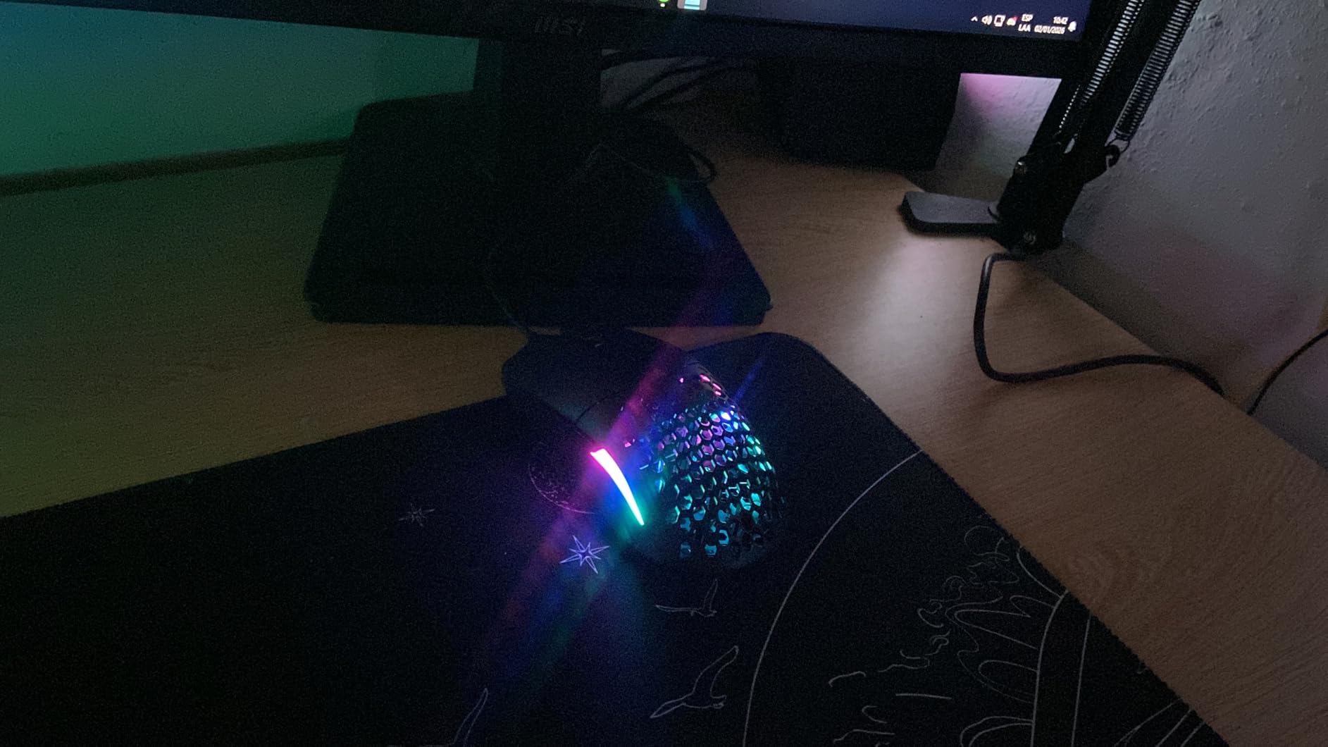 GLORIOUS Model O Eternal Ultralight RGB Gaming Mouse - Wired - 55g Lightweight - Customizable RGB Lighting - 6 Programmable Buttons - Symmetrical Design - 12K DPI Optical Sensor - PC/Mac - Black customer photo 1