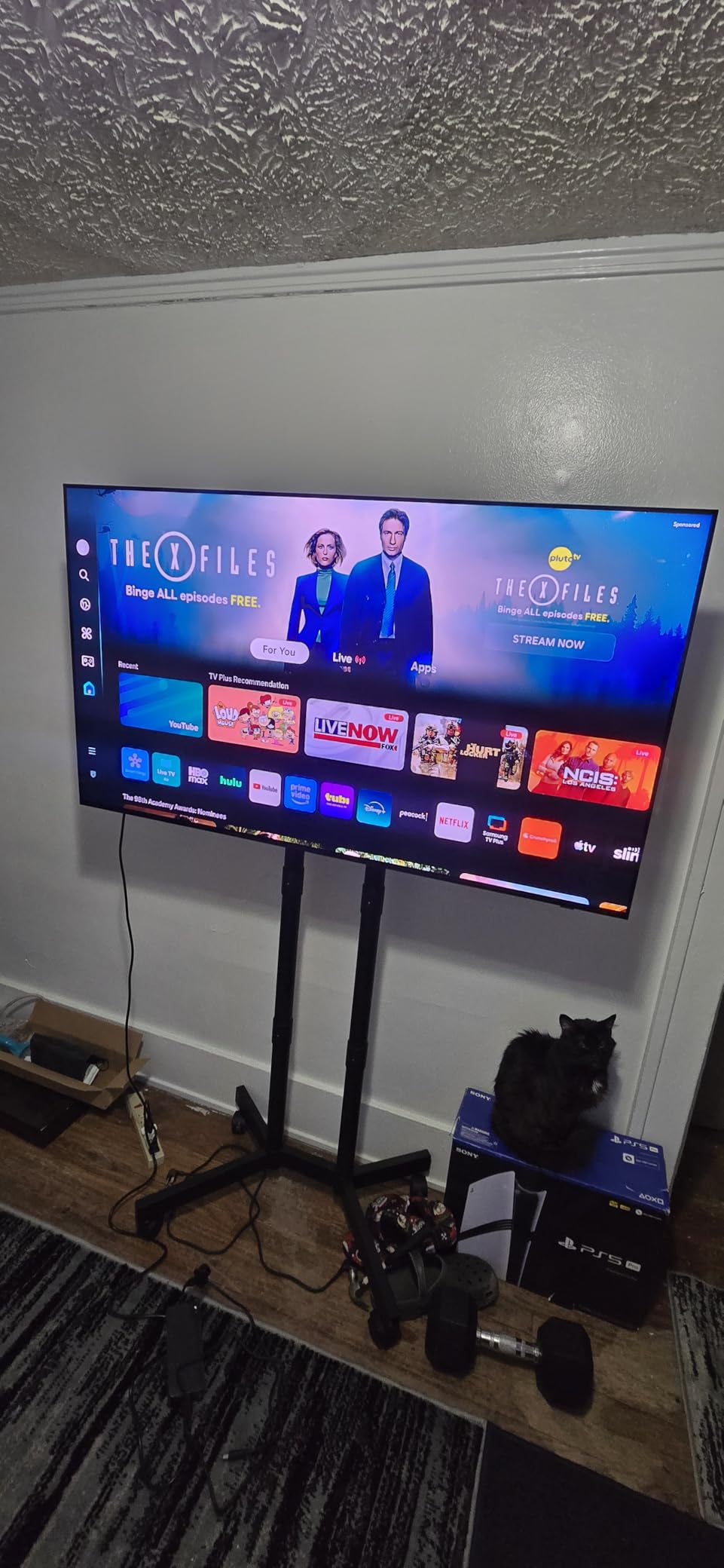 BONTEC Rolling TV Stand for 32-75 Inch TVs, Heavy Duty TV Stand, Black customer photo 1