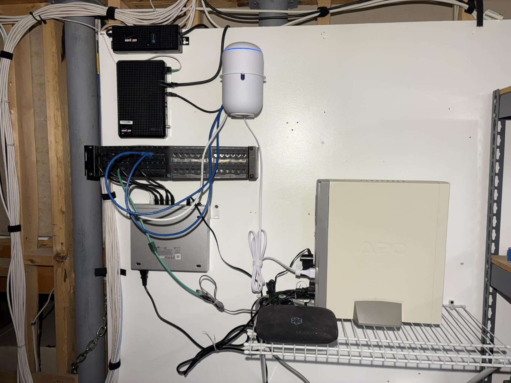 Ubiquiti Networks UDR7 UniFi Dream Router 7, Desktop 10G Gateway customer photo 1