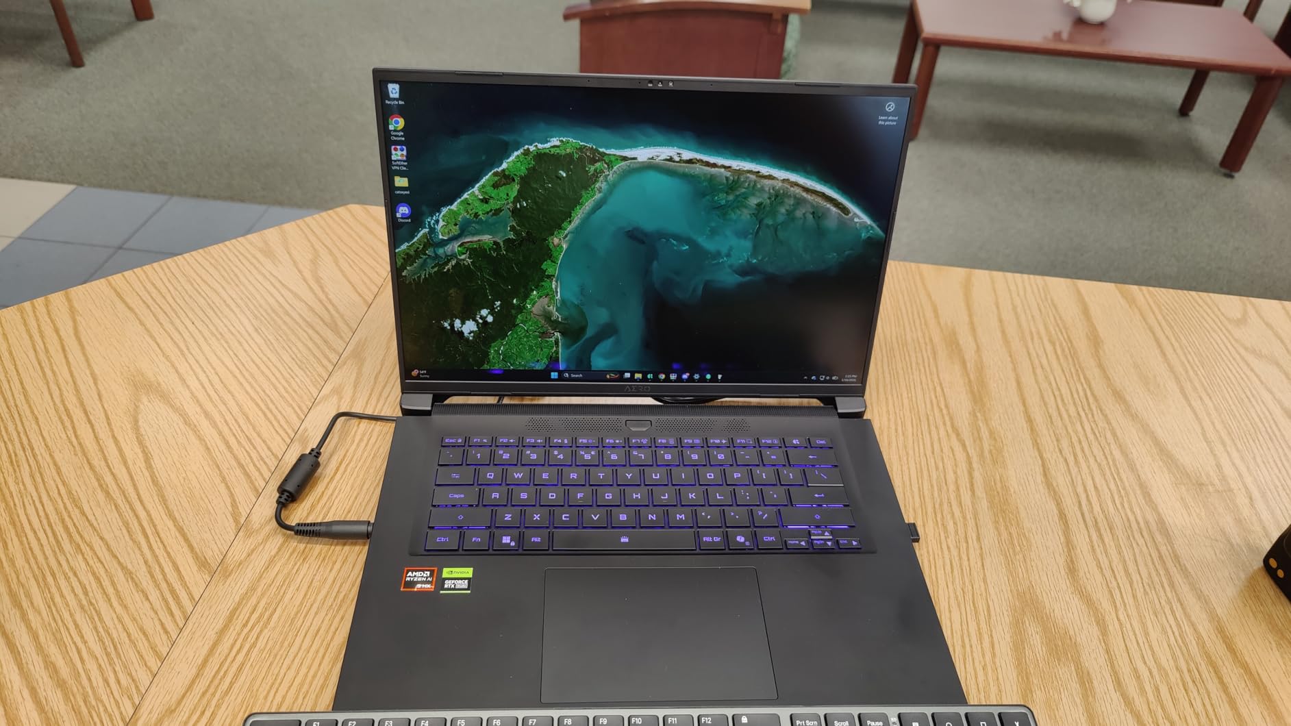 GIGABYTE AERO X16, Copilot+ PC - 165Hz 2560x1600 WQXGA - Manufactured by NVIDIA GeForce RTX 5070 - AMD Ryzen AI 9 HX 370-1TB SSD with 32GB DDR5 RAM - Windows 11 Home - Space Gray customer photo 1