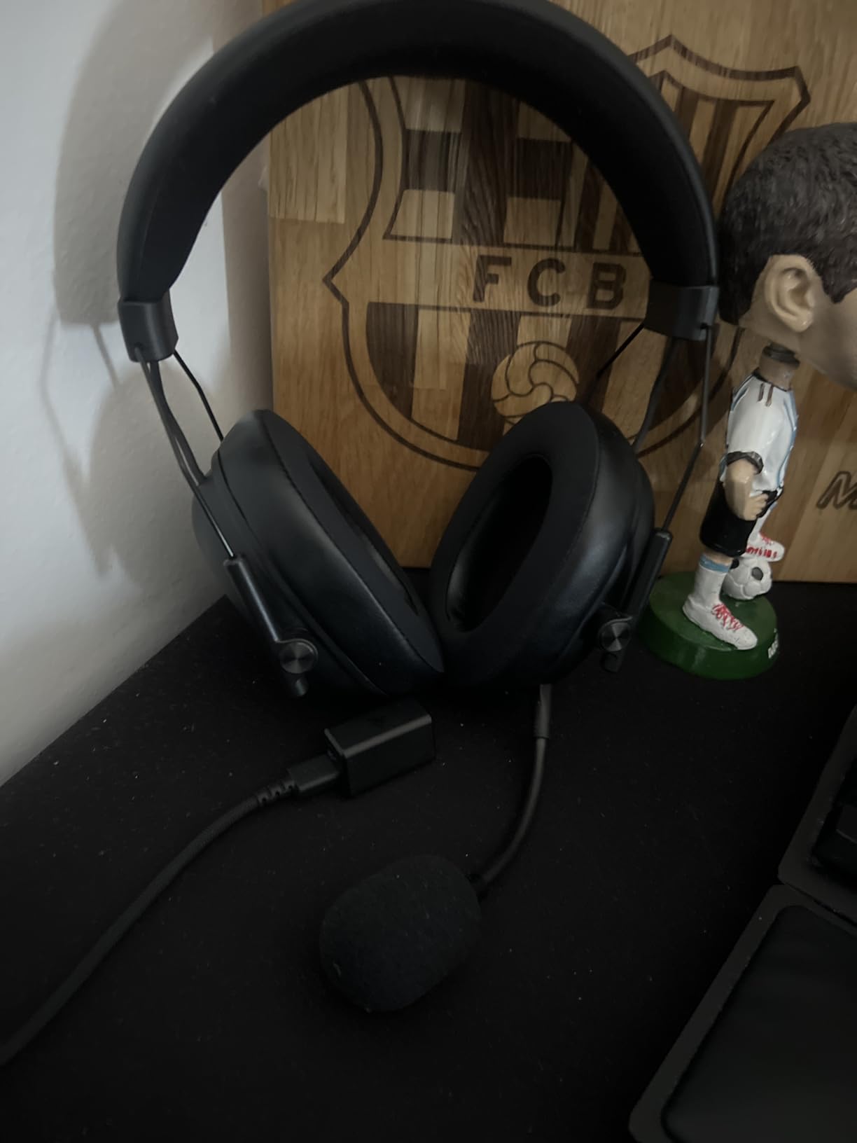 Razer BlackShark V3 Wireless Gaming Headset for Xbox: 50mm Drivers - Super Wideband Mic - 2.4 GHz, Bluetooth, USB - Works with PC, Mac, PS5, Nintendo Switch, Smartphone - Long Battery Life - Black customer photo 1