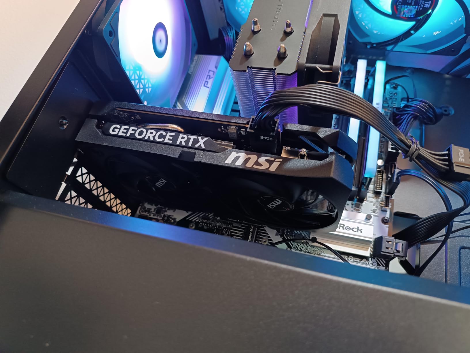 MSI Gaming RTX 5050 8G Shadow 2X OC Graphics Card (8GB GDDR6, 128-bit, 2617 MHz, NVIDIA Blackwell Architecture) customer photo 2