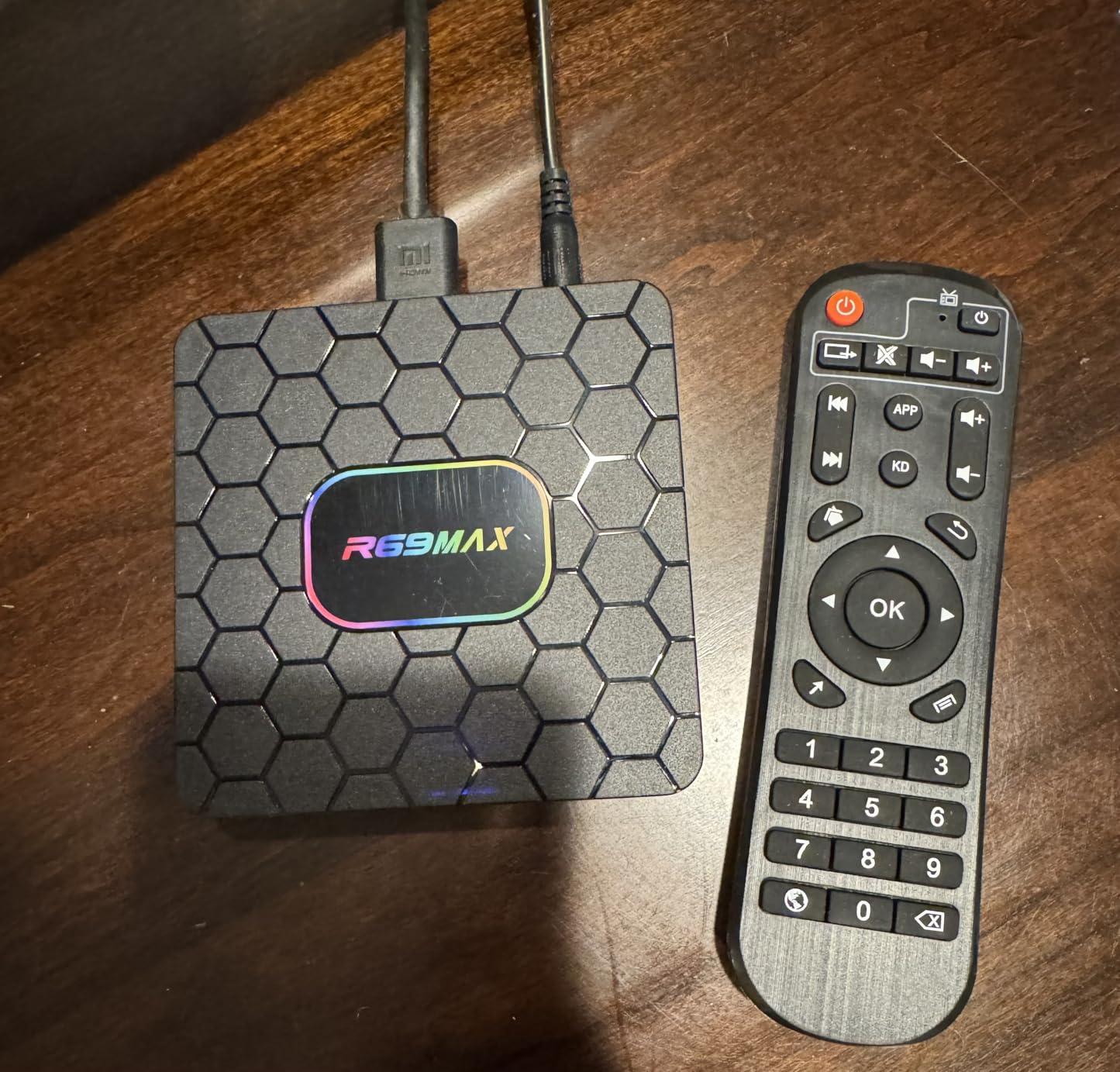 Android 14 TV Box 2026, R69 Max Android Box with 4GB RAM 32GB ROM RK3528 Quad-Core for Smart TV, 8K HD Video Decoding & HDR 10 Video Output, Support WiFi6 2.4Ghz/5.0Ghz BT 5.0 TV Box customer photo 1