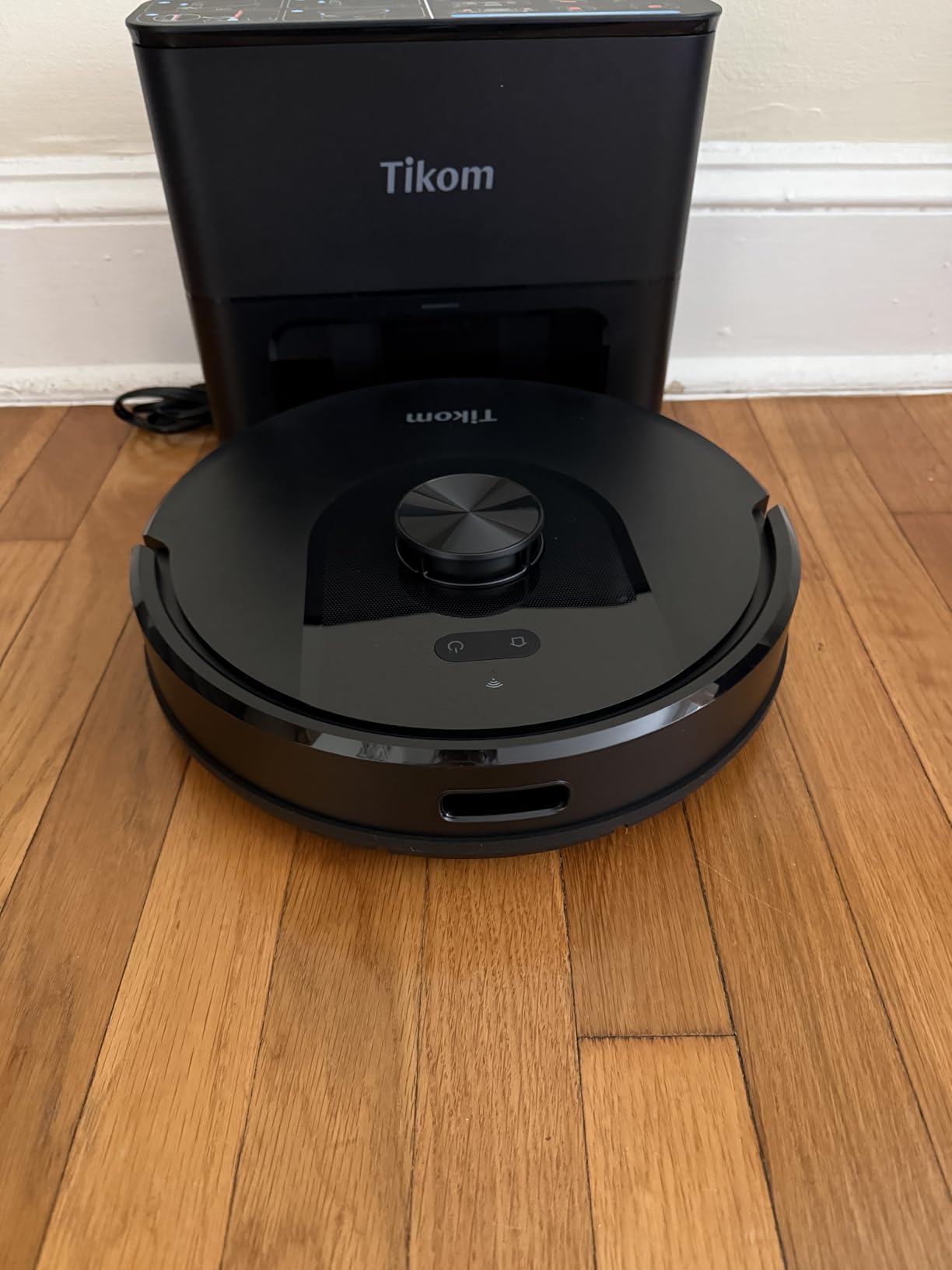 Tikom Robot Vacuum and Mop, 6000Pa Robotic Vacuum Cleaner with Self-Emptying Base, 90 Days Capacity, LiDAR Navigation, Home Mapping, Ideal for Pet Hair, Hard Floors, Carpet (L8000 Plus) customer photo 1