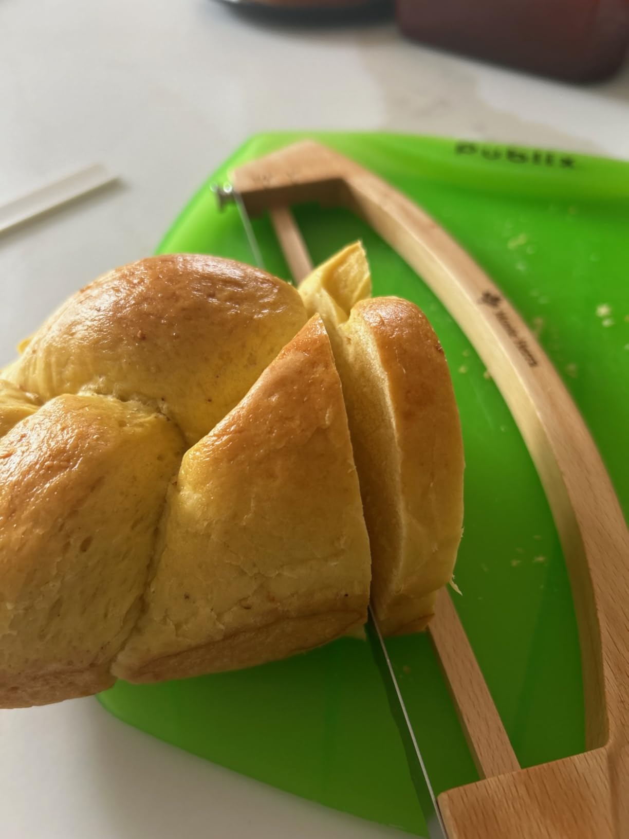 Adjustable Bread Knife for Homemade Bread - Bread Slicer with 1/2-inch and 1-inch Thickness Guides - 17 inch Bread Cutter - Bow Design Easy to Cutting Even Slices for Sourdough Baguettes Sandwiches customer photo 2