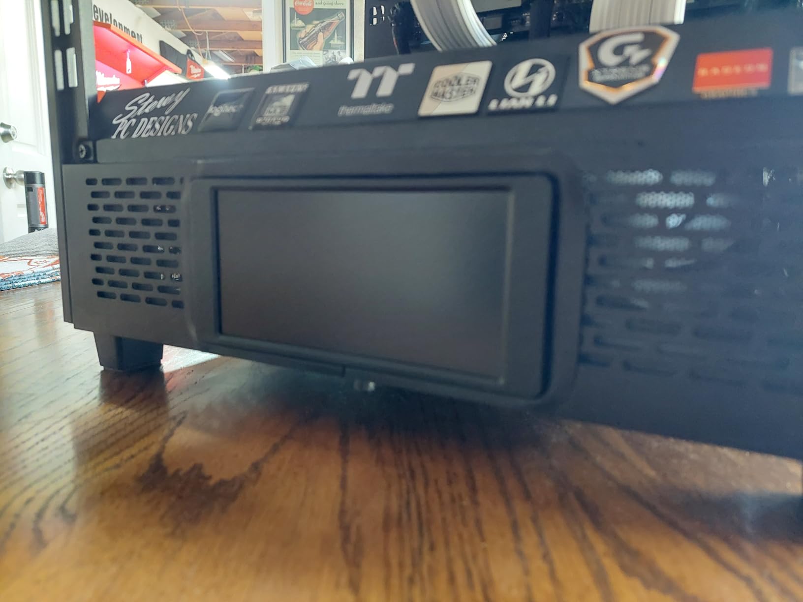 Thermaltake 6.0 Inch LCD Screen Kit; 1480x720p; TTRGBPlus 3.0 Supported; Type-C to USB (9-Pin); Standalone; Black; AC-079-OO1NAN-A1 customer photo 2