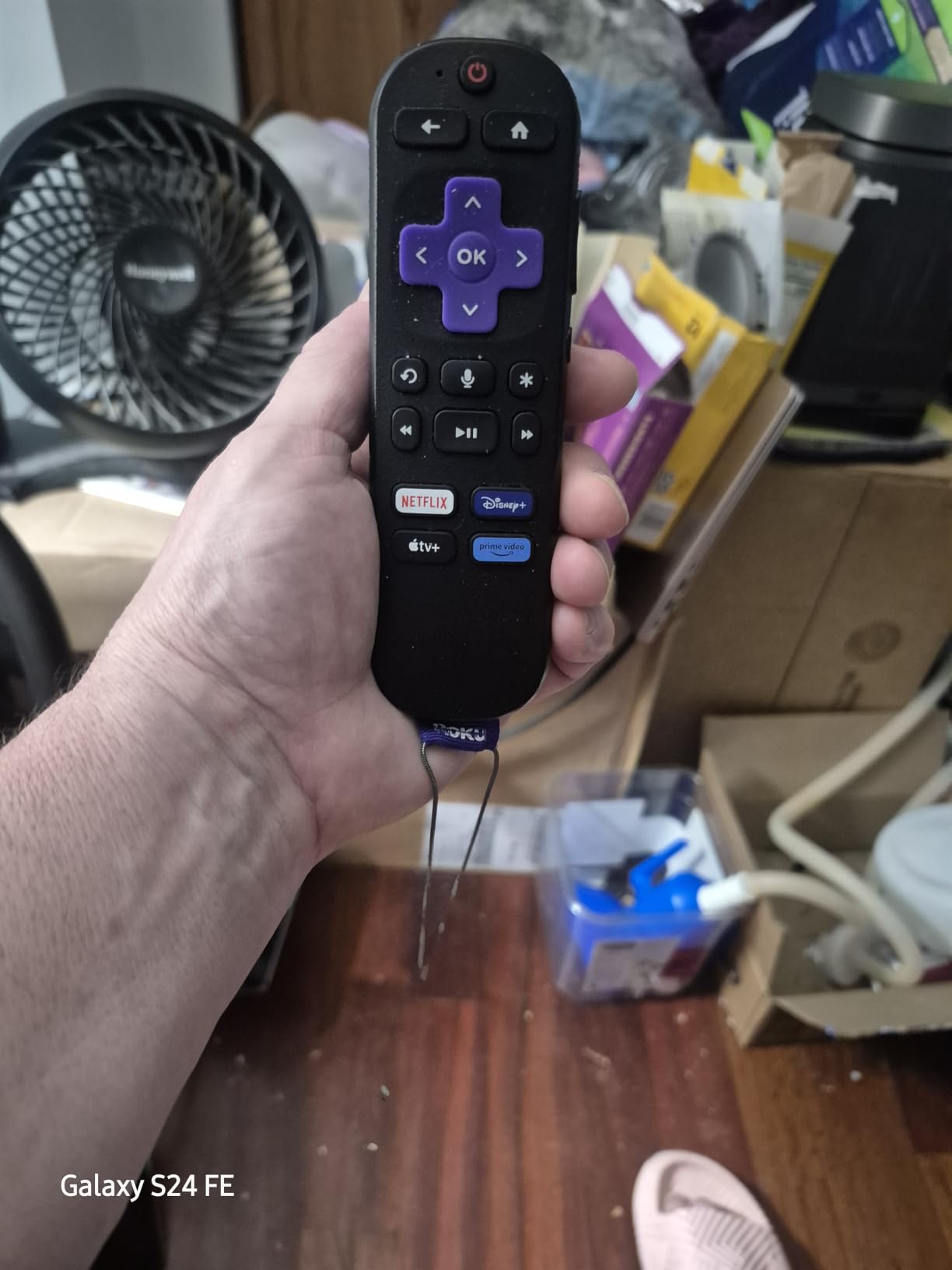 Roku Smart TV 2026 - 40-Inch Select Series, 1080p Full HD TV - Roku TV with Voice Remote - Flat Screen LED Television with Wi-Fi for Streaming Live Local News Sports & Movies, Bluetooth Headphone Mode customer photo 2
