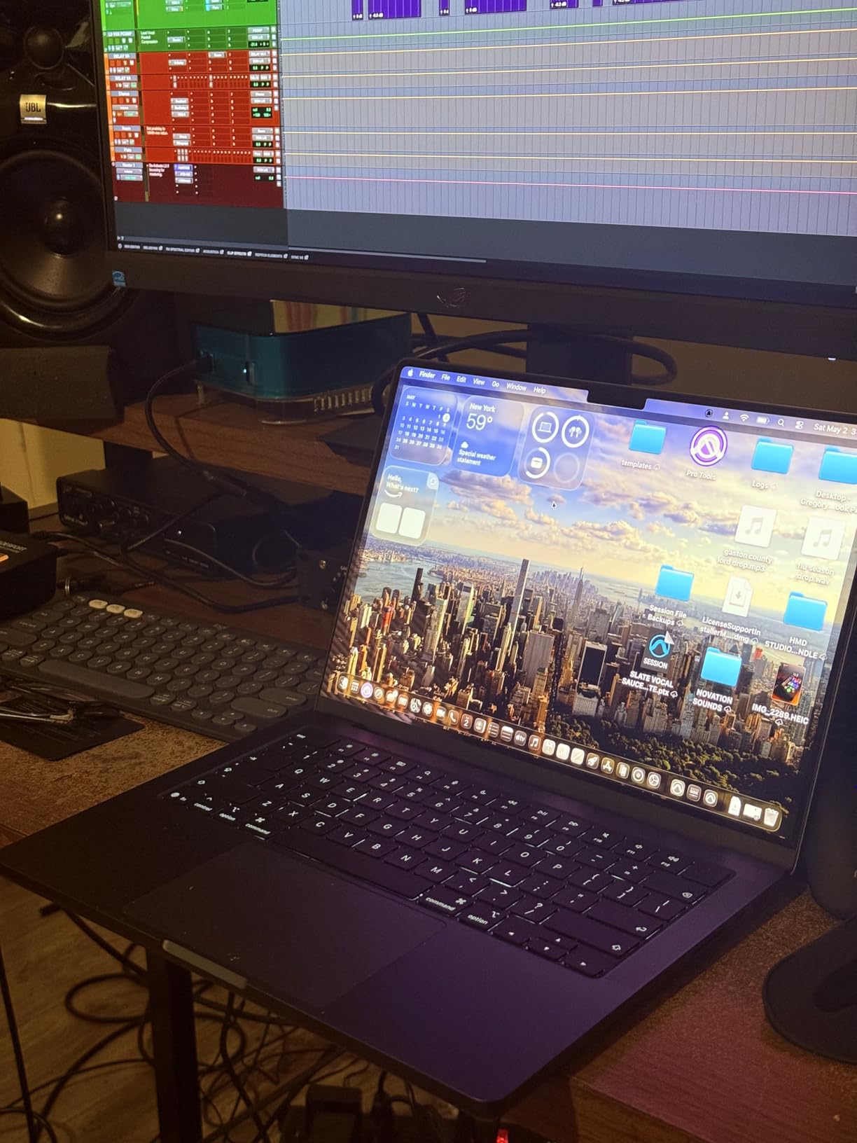 Apple 2025 MacBook Pro Laptop with Apple M5 chip with 10-core CPU and 10-core GPU: Built for AI, 14.2-inch Liquid Retina XDR Display, 24GB Unified Memory, 1TB SSD Storage; Space Black customer photo 1