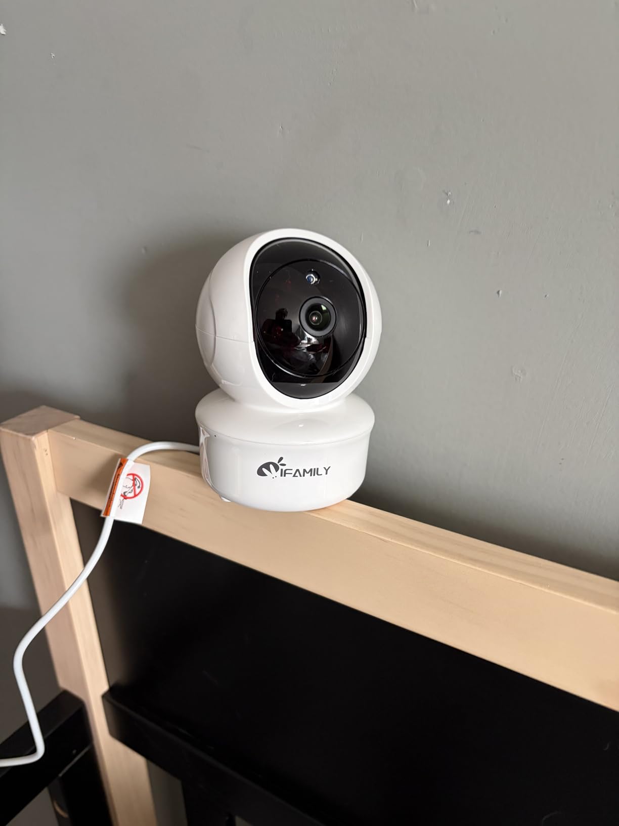 iFamily WiFi Baby Monitor with App - Smartphone Baby Monitor with 5