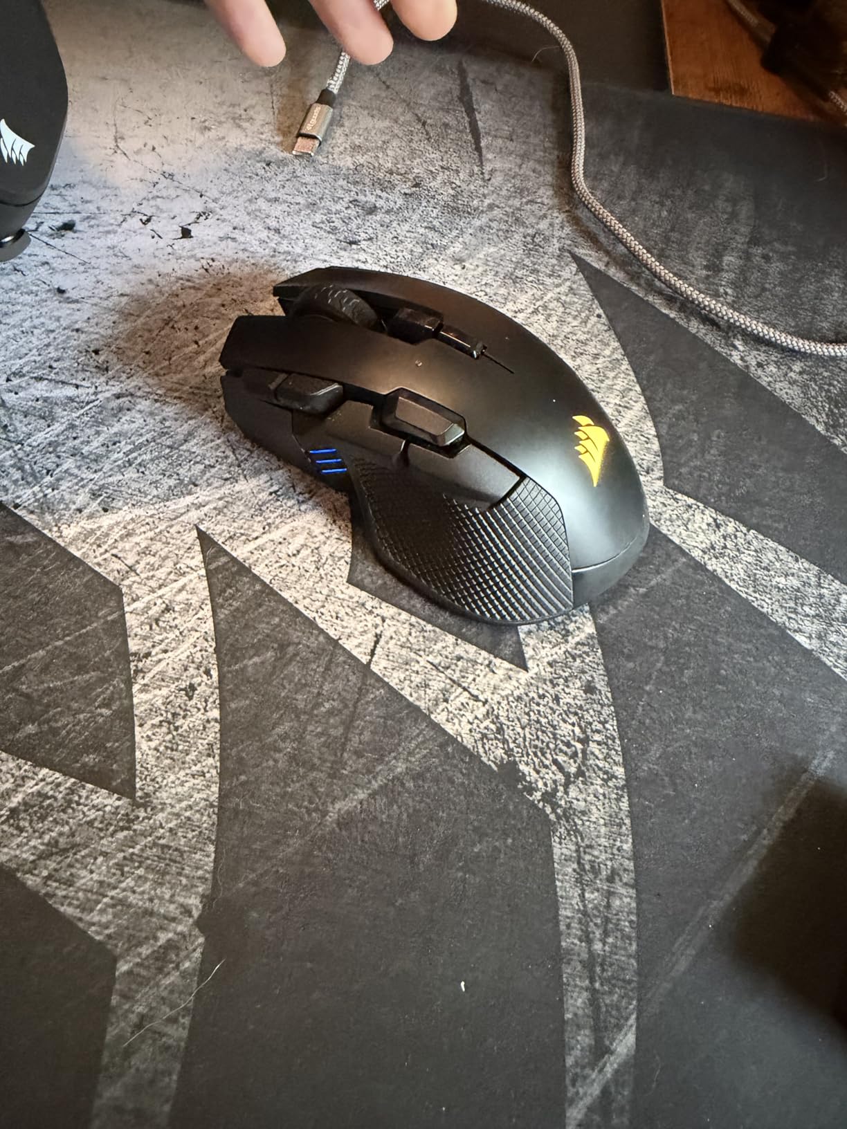 Corsair IRONCLAW Wireless SE Gaming Mouse - Black | 26,000 DPI, Ergonomic Design for Larger Hands, 10 Programmable Buttons, for MOBA, FPS, MMO customer photo 1