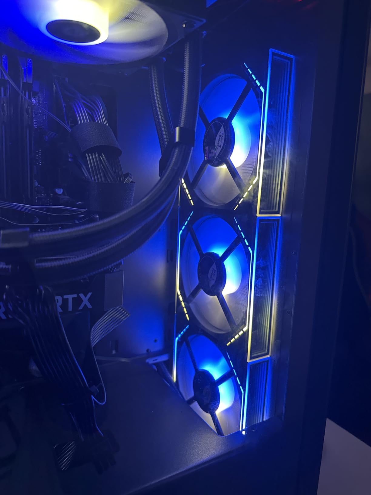 Thermalright TL-M12Q-S X3 120mm ARGB Case Fans, 2000RPM, 68.9CFM, 3-Pack | Daisy Chain Wiring, ARGB Fan Blades, Infinity Mirror Lighting customer photo 2