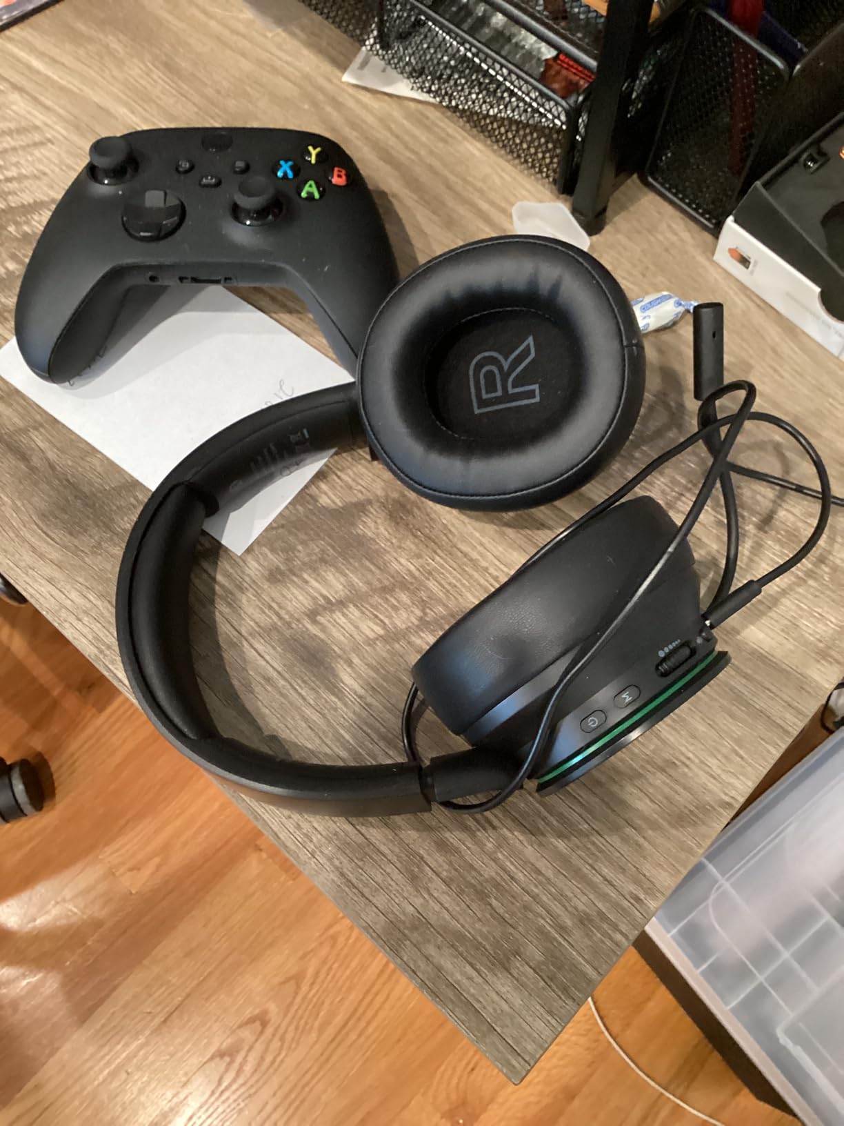 RYR Wireless Gaming Headset for Xbox Series X|S, Xbox One, PS5, PS4, Switch, Mac, Bluetooth 5.3, 3D Surround Sound, Rotatable Earmuffs, Gaming Headphones with Noise Canceling Microphones-Blackgreen customer photo 1
