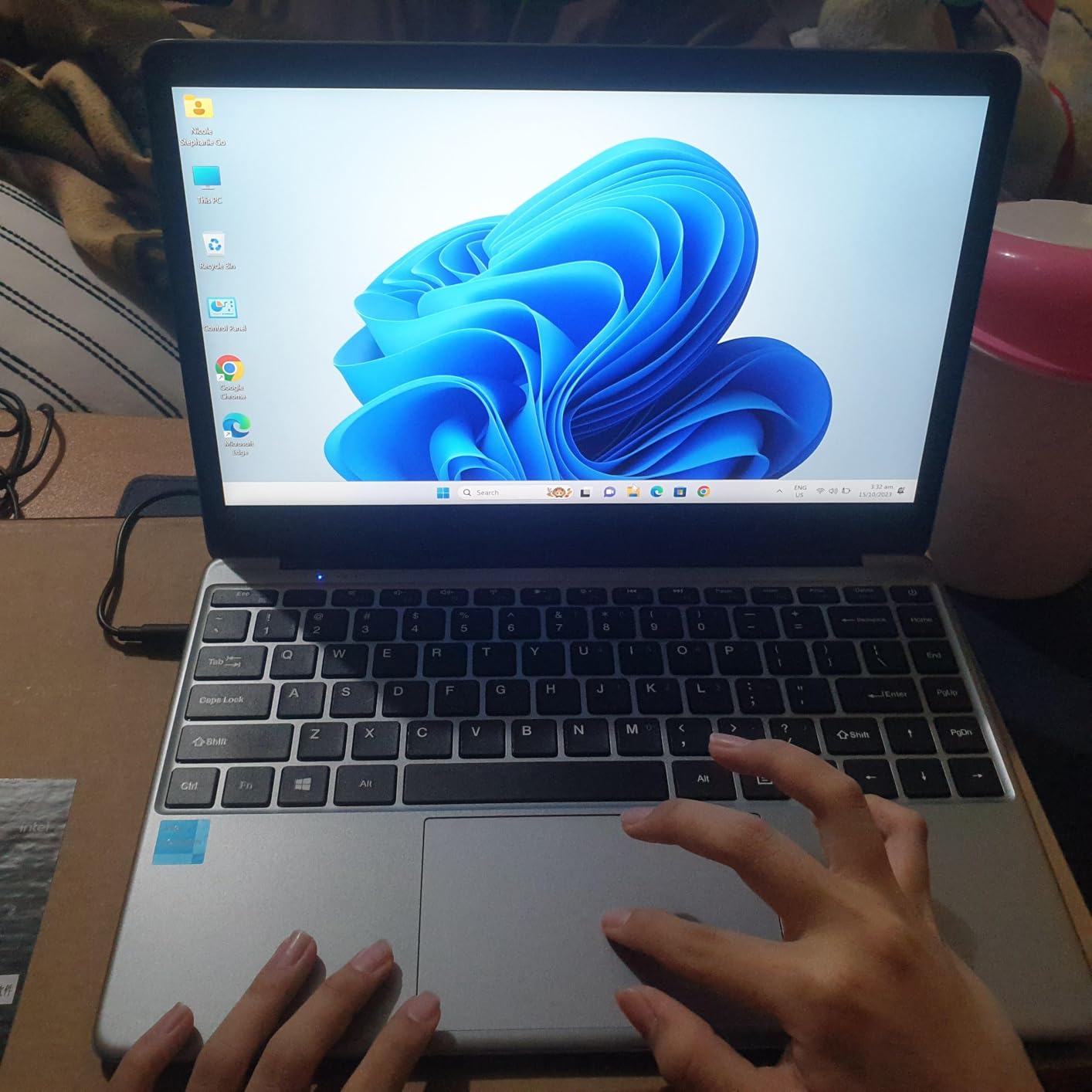 CHUWI Gaming Laptop, AMD Ryzen 5 (Beat i7-1355U), 16GB RAM 512GB SSD, Win11 Pro Laptop with Office, 14 Inch IPS 2160 * 1440 Display, Backlit Keyboard, WiFi 6, BT 5.2, HDMI customer photo 1