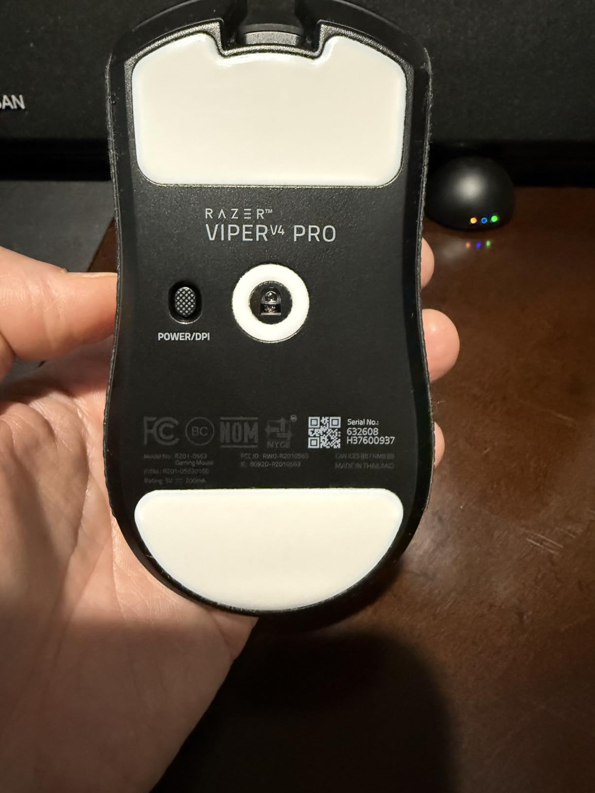 Razer Viper V4 Pro Wireless Esports Gaming Mouse - 50g Ultra Lightweight, Fast & Precise, 50K DPI Optical Sensor, 8K Polling, Gen-4 Optical Switches, Scroll Wheel, USB-C Charging, for PC & Mac - White customer photo 1
