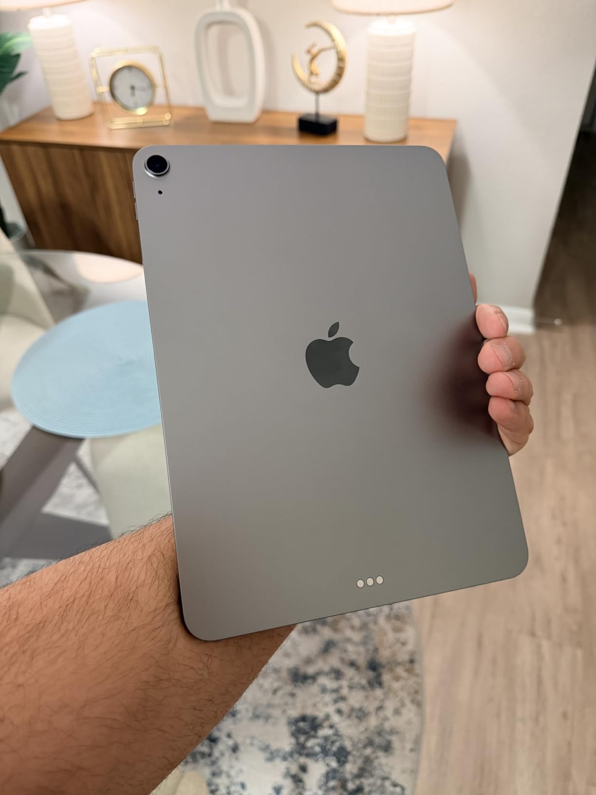 iPad Air 11-inch (M4): Liquid Retina Display, 256GB, 12MP Front/Back Camera, Wi-Fi 7 with Apple N1, Touch ID, All-Day Battery Life - Space Gray customer photo 2