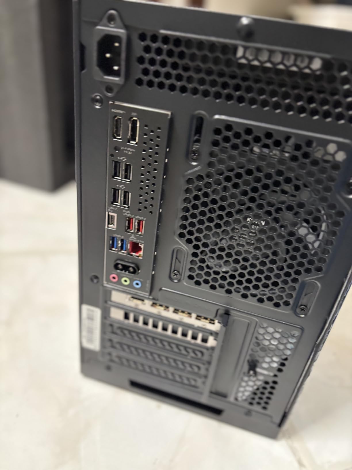 KOTIN G60B Prebuilt Gaming PC, GeForce RTX 5070 12GB GDDR7, AMD Ryzen 7 9700X, 32GB DDR5 6000MHz, 1TB PCIe 4.0 SSD, 360mm Liquid Cooler, 11.3 Inch Smart Display, WiFi 7, ARGB Tower for 4K Gaming customer photo 2