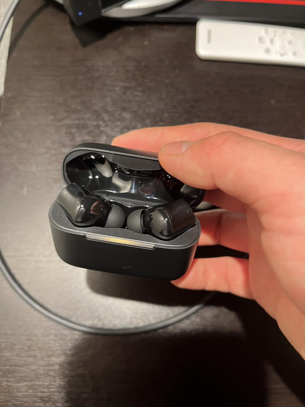 Razer Hammerhead V3 X HyperSpeed Wireless Multi-Platform Gaming Earbuds - 2.4 GHz & Bluetooth 5.3, Up to 35 Hr Battery, THX Spatial Audio, for Smartphones, PC, Laptop, Tablet, PS5, Steam Deck - Black customer photo 2