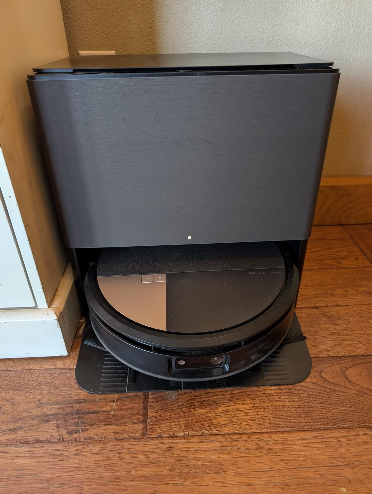 iRobot Roomba 705X Robot Vacuum & Mop Combo, 175x More Suction, Extending Self-Cleaning Roller Mop, Multifunction Dock, 75 Day AutoEmpty, Hot Wash/Dry, AI Smart Obstacle Avoidance, Ideal for Pet Hair customer photo 2