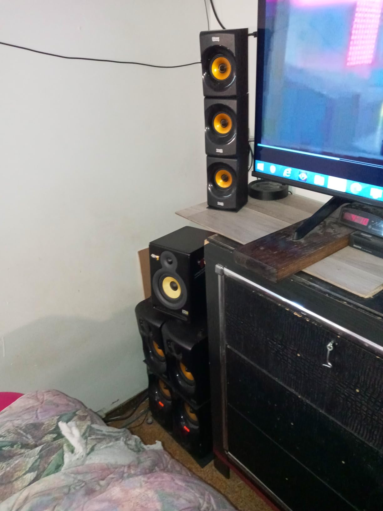 Acoustic Audio AA5170 Home Theater 5.1 Bluetooth Speaker System 700W with Powered Sub customer photo 1