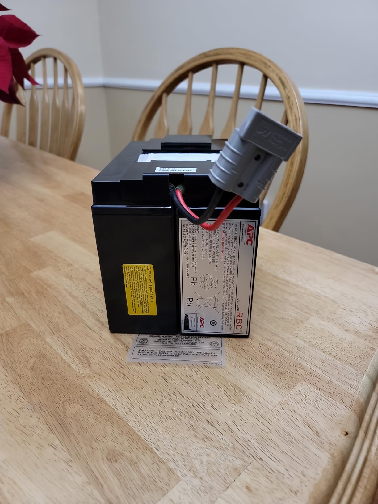 APC Genuine UPS Replacement Battery RBC7 for Smart-UPS SMT1500C, SUA1500 customer photo 2