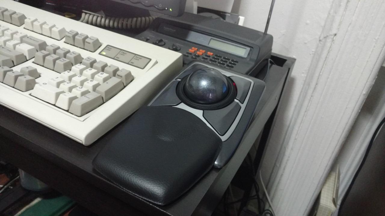 Kensington Expert Trackball Mouse (K64325), Black Silver, 5