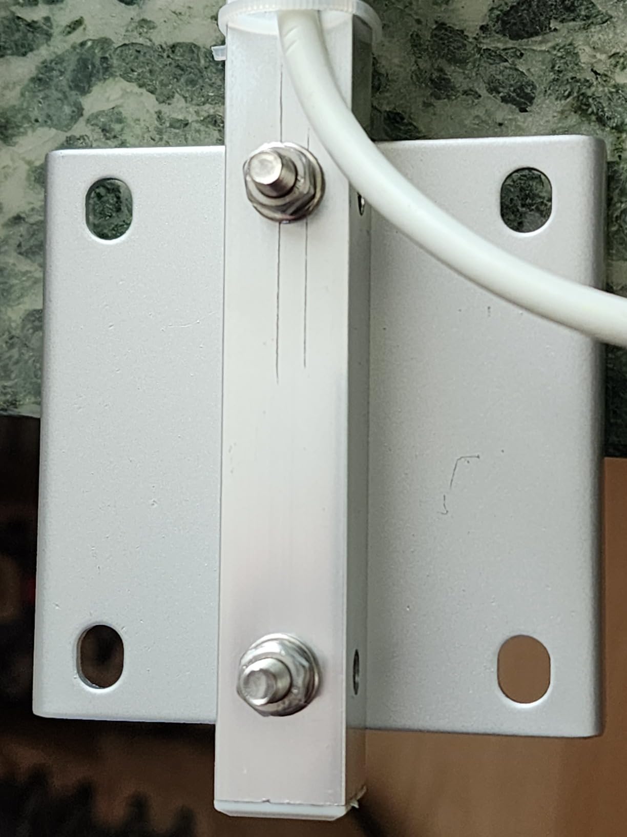 TP513 Yagi WiFi Antenna 2.4GHz (17dBi) Outdoor Directional Signal (H:25° V:24°) Long Distance Range (High-Gain Weatherproof) Wireless Network (Pole Mount) N-Female Pigtail Connector | Long distance weatherproof wireless network antenna w/ high-gain (17dBi), pole mount and N-female connector - Tupavco TP513 customer photo 1