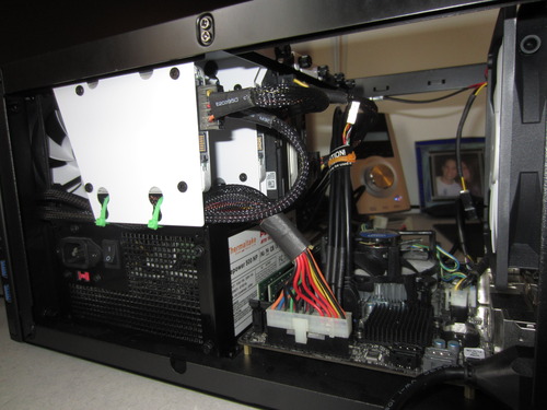 Fractal Design Node 304 - Black - Mini Cube Compact Computer Case - Small Form Factor - Mini ITX - High Airflow - Modular Interior - 3X Silent R2 120mm Fans Included - USB 3.0 customer photo 2