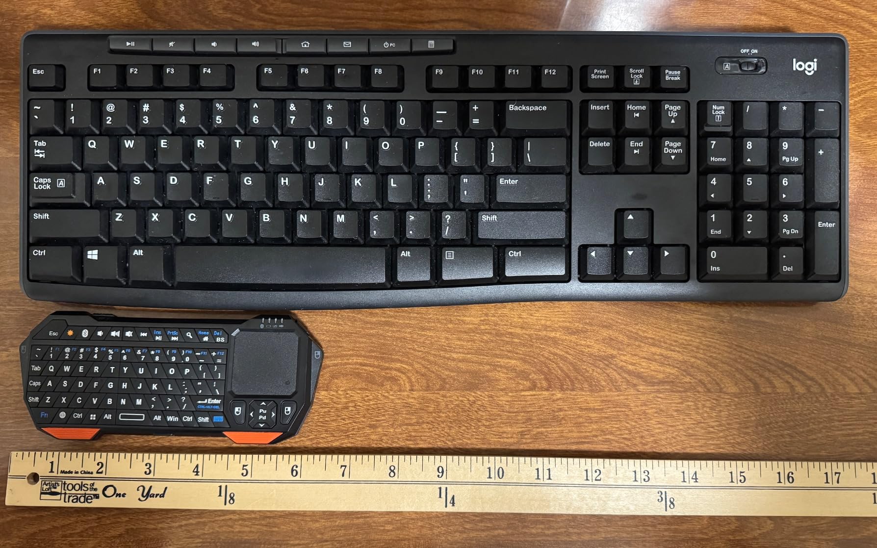 Fosmon Mini Keyboard with Touchpad Mouse, 2.4G Wireless+ Bluetooth, Backlit customer photo 2