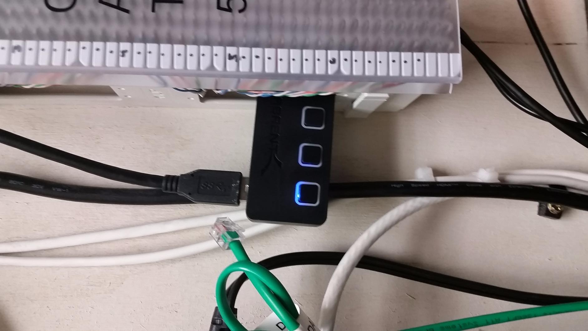 SABRENT 4-Port Powered USB 3.0 Hub, LED Power Switches (HB-UMP3) customer photo 2