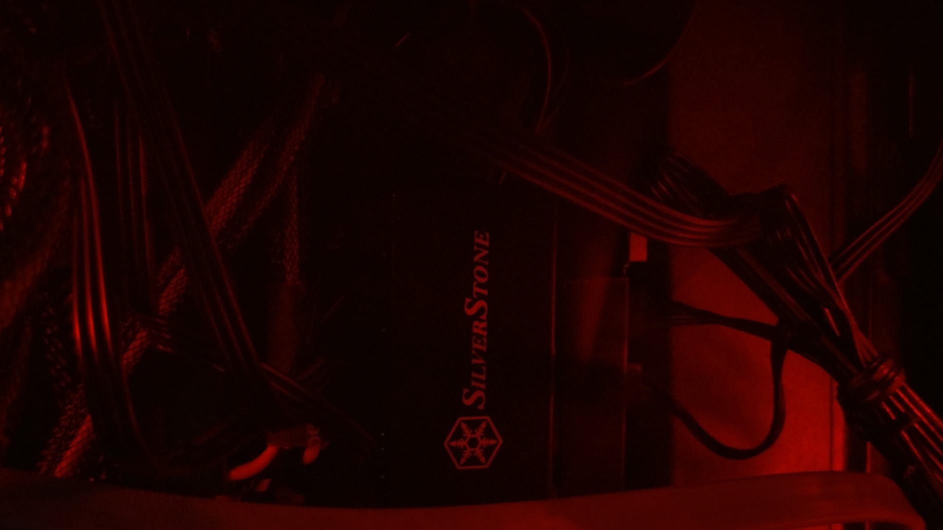 SilverStone PWM Fan Hub System Cables, Black (CPF04) customer photo 1