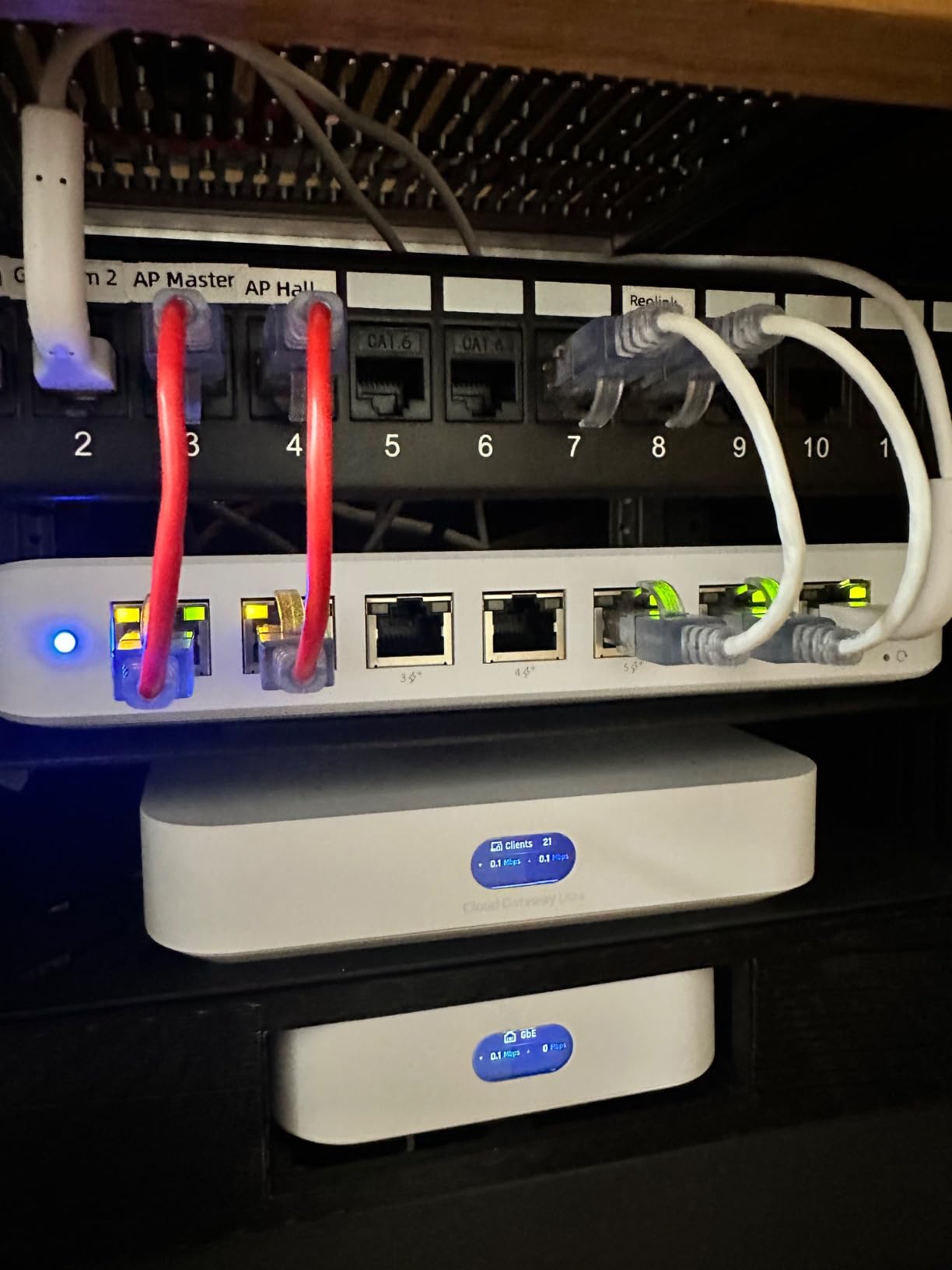 Monoprice Cat6A Ethernet Patch Cable - Snagless RJ45, 550Mhz, 10G, UTP, Pure Bare Copper Wire, 30AWG, 10-Pack, 10 Feet, Blue - SlimRun Series customer photo 1