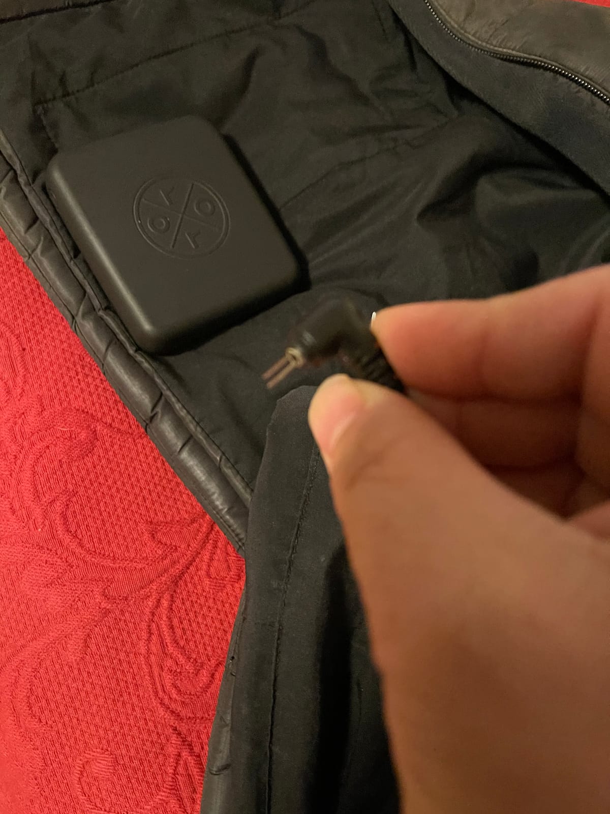 ORORO Men's Heated Vest Lightweight 4-Zone USB-C Battery Heated Puffer Vest | Classic puffer design with insulated comfort, water- and wind-resistant shell for commuting and everyday winter wear customer photo 2