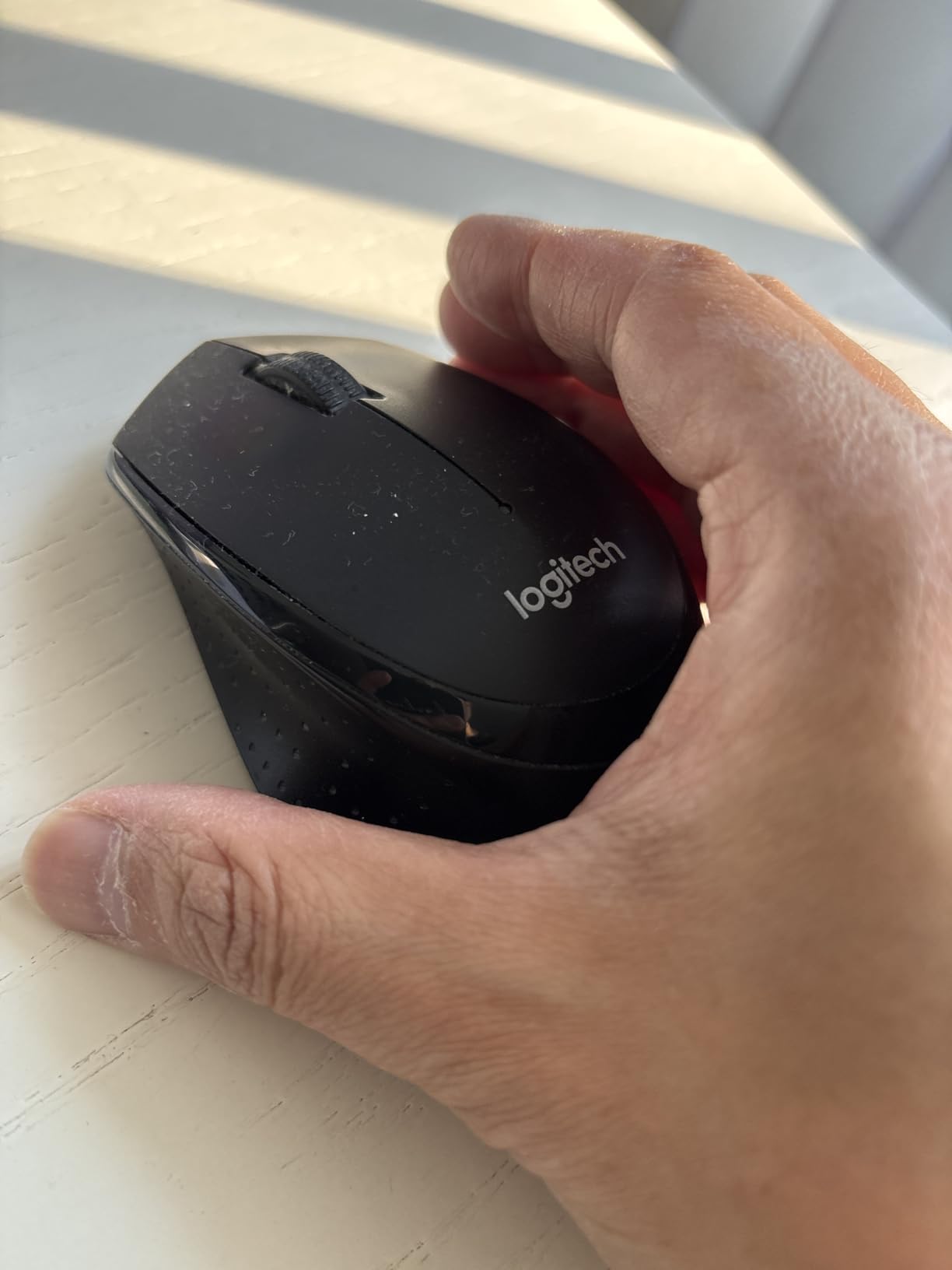 Logitech M330 Silent Plus Full Size 2.4 GHz Wireless Mouse - Black | Silent, lightweight, 2.4 GHz USB-A Nano Receiver, 1000 dpi optical tracking, 2-year battery life, PC, Mac, laptop compatible customer photo 2