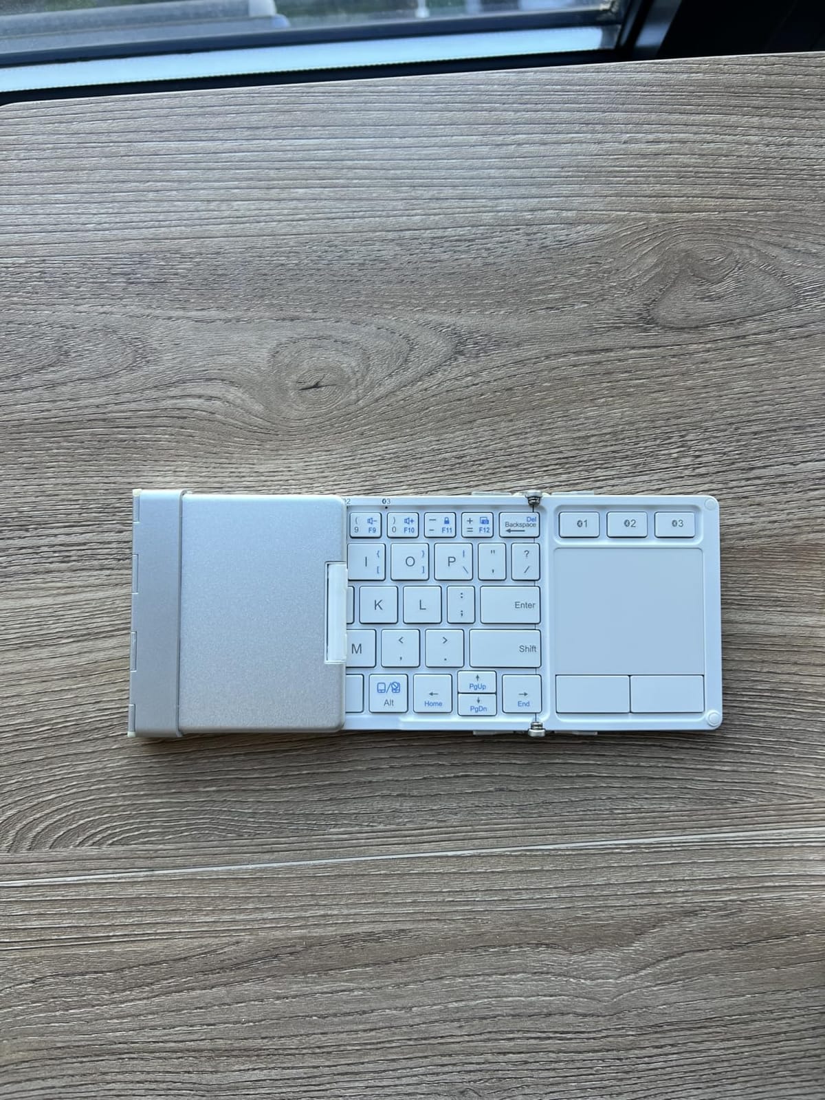 iClever Foldable Keyboard with Touchpad, BK08 Portable Tri-Folding Bluetooth Keyboard for iPad, iPhone, Windows, Mac & Android - Connect Up to 3 Devices | Multi-Touch Trackpad, Pocket-Sized, Aluminum Build, 3-Device Bluetooth Switching, USB-C Charging, for Travel and Remote Work customer photo 1